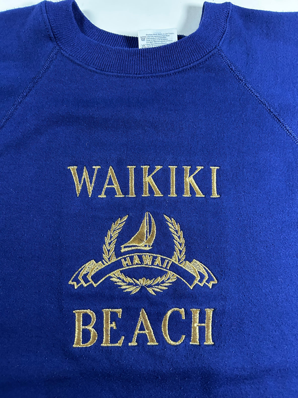 Vintage Waikiki Beach Hawaii Embroidered Graphic Raglan Crewneck  Sweatshirt 90s Hanes M/L 22x28.5 Inches