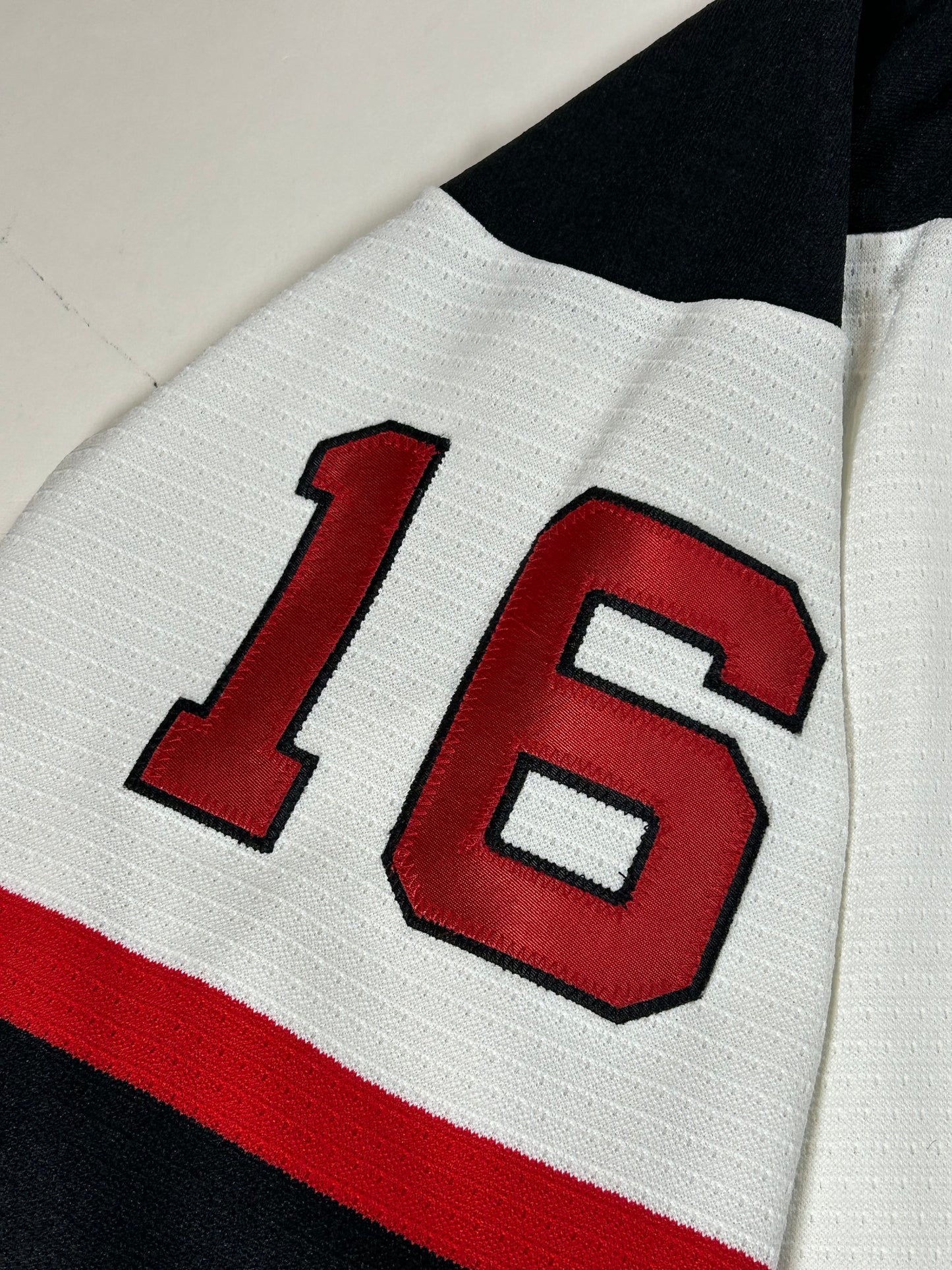 Vintage New Jersey Devils NHL Bobby Holik Bauer Hockey Jersey Medium 27x30.25 Inches