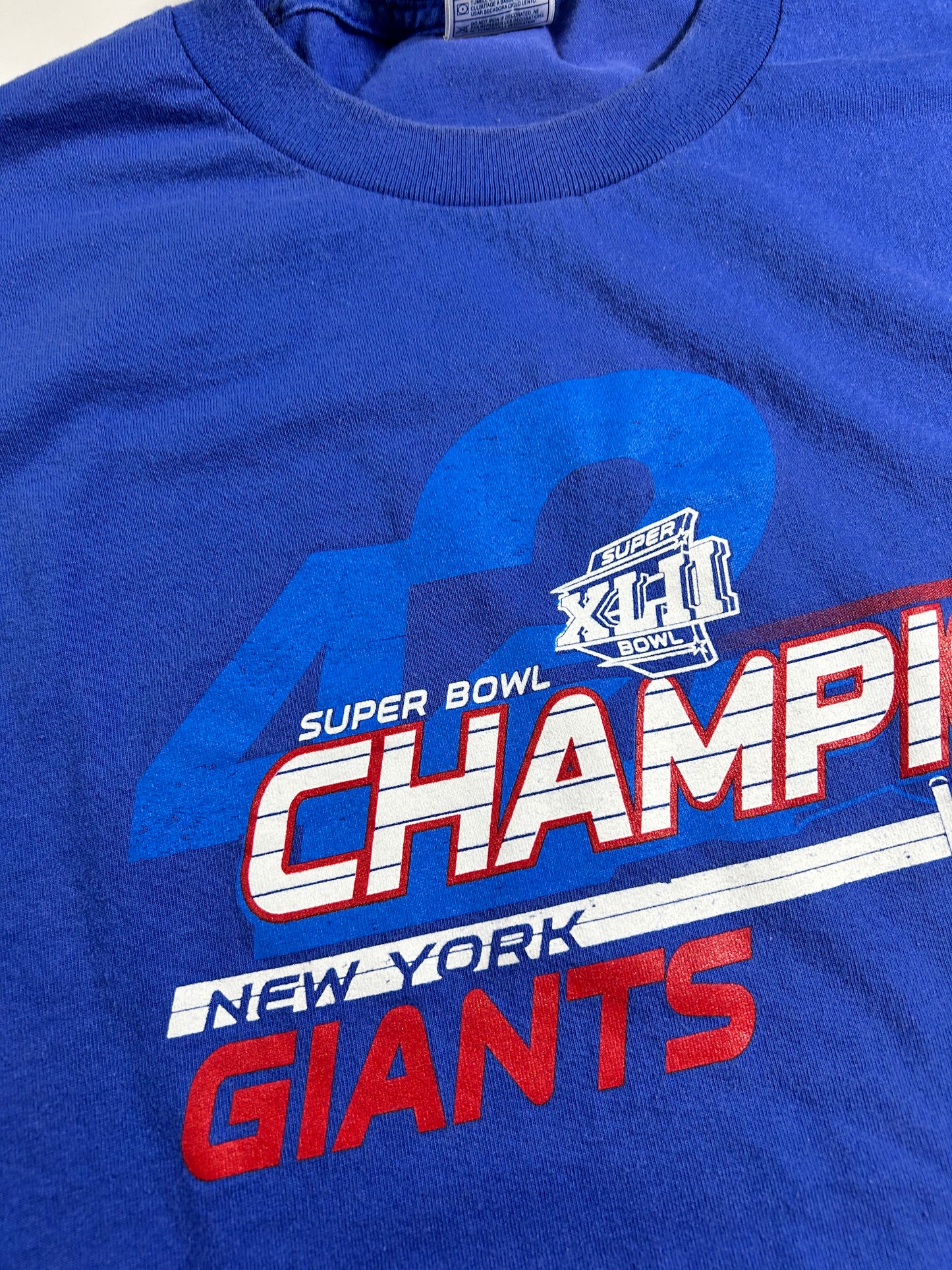 2008 New York Giants Super Bowl XLII Champions NFL Blue T-Shirt XL 23.5x31.5 Inches