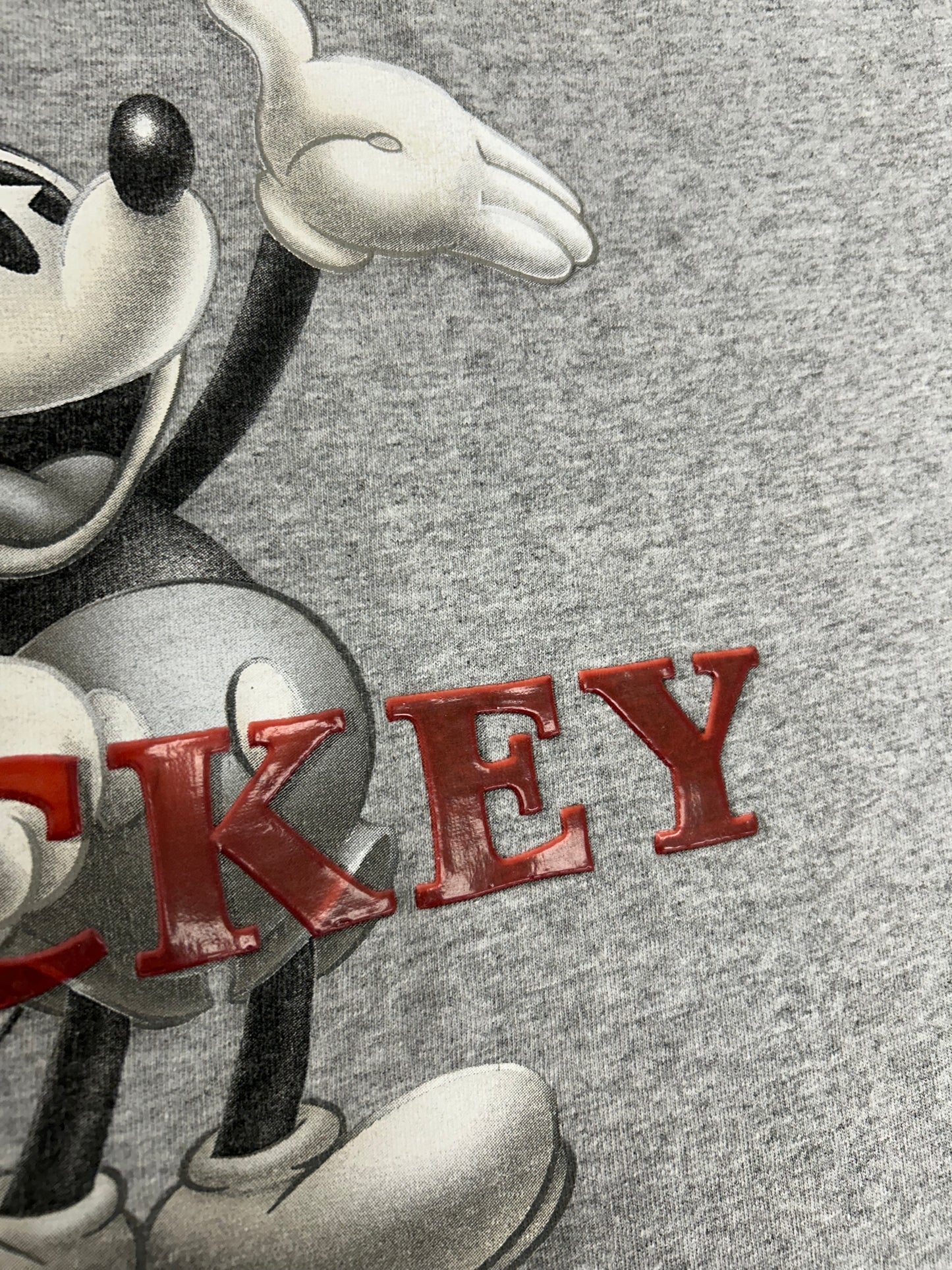 Vintage 2000s Walt Disney World Mickey Mouse Mickey Tee Small 17.75x26.25 Inches Gray