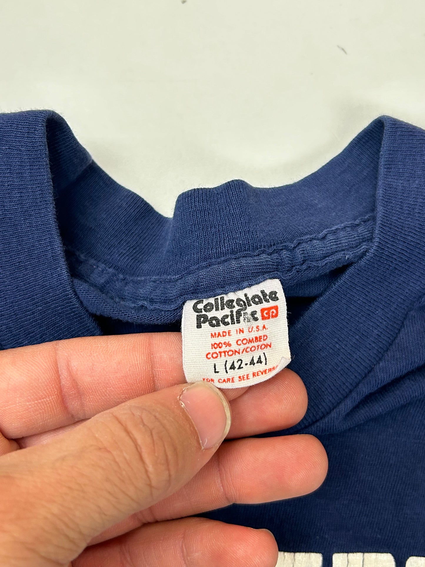 Vintage Collegiate Pacific 1984 Ivy League Champions University Of Pennsylvania Long Sleeve College Tee Medium Fit 20.5x26.5 Inches