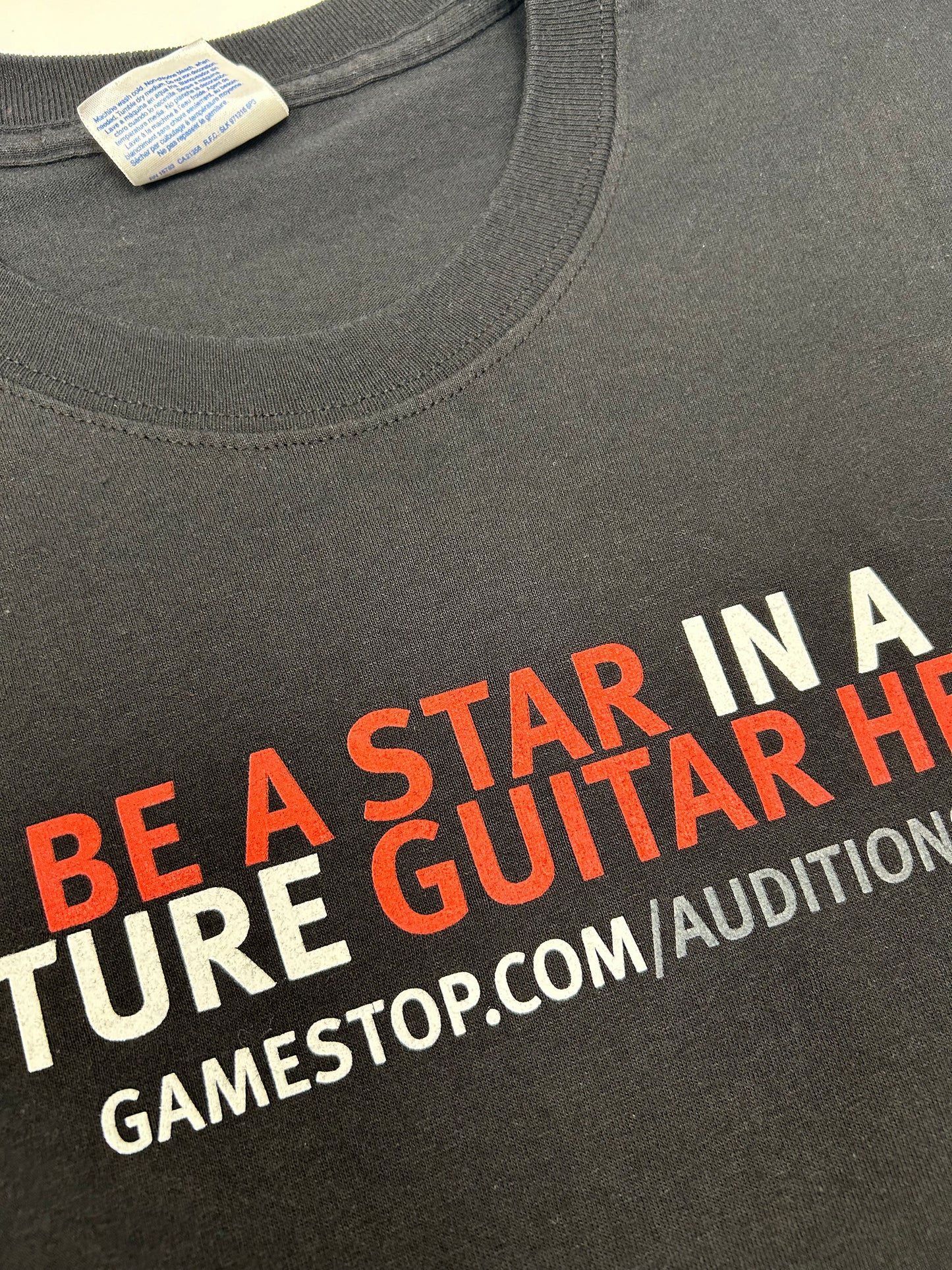 Vintage GameStop Guitar Hero World Tour Tee Large 21.25x29 Inches