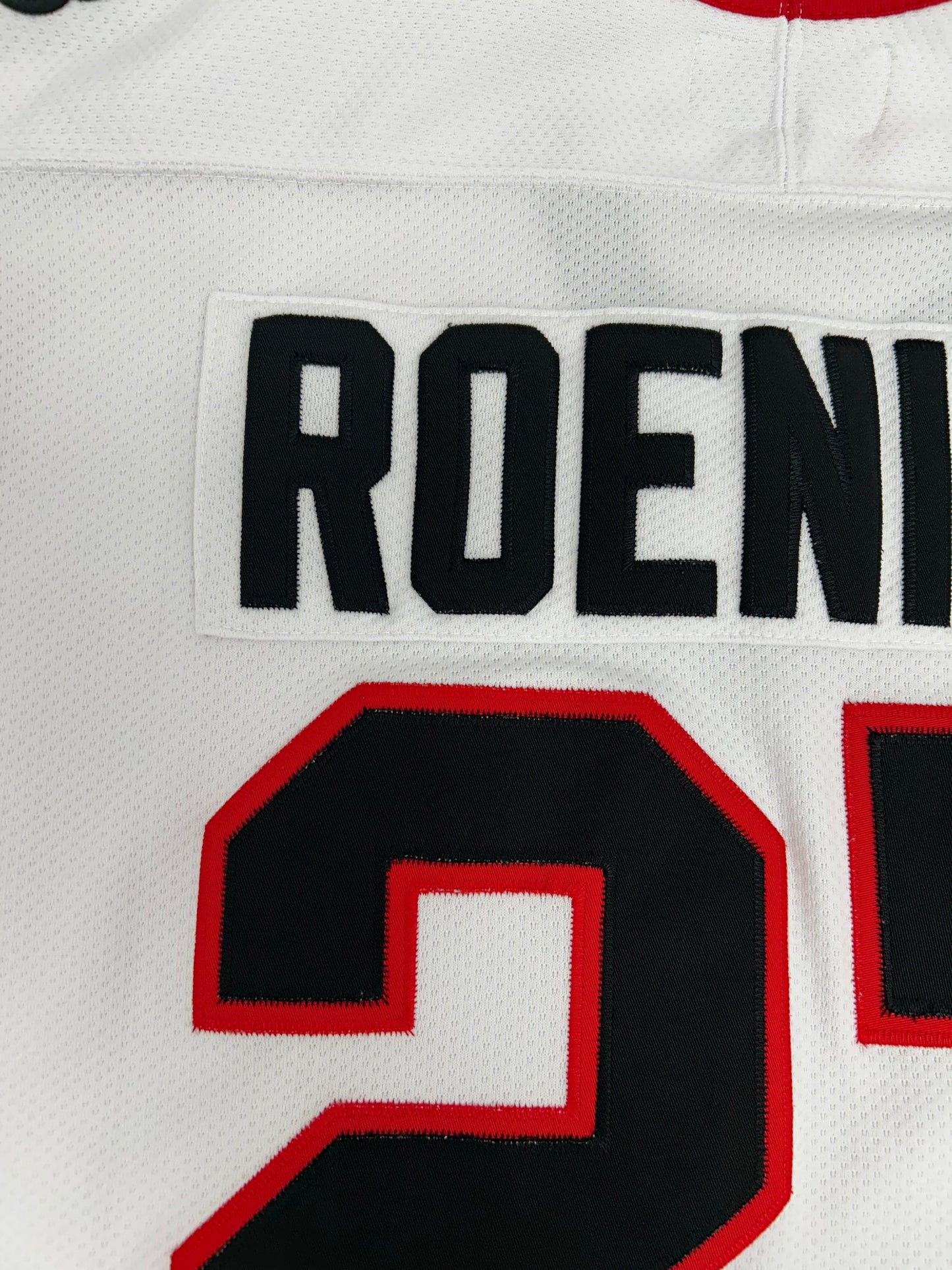 Vintage Starter NHL Chicago Blackhawks Jeremy Roenick Hockey Jersey Men’s Large 28x29.75 Inches