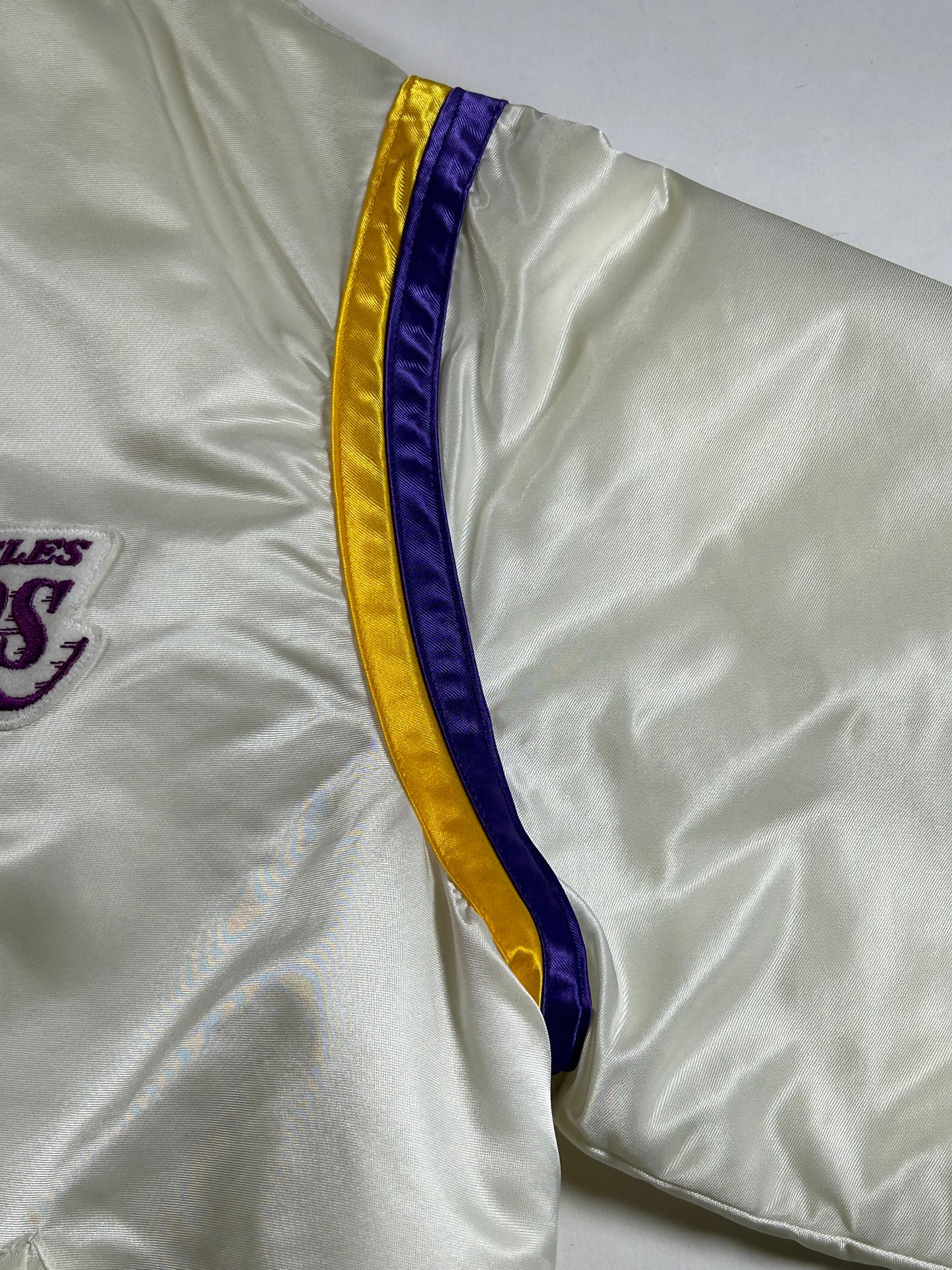 Vintage Starter Los Angeles Lakers Satin Jacket NBA 80s 90s XL/Large 26.5x/27.5 Inches