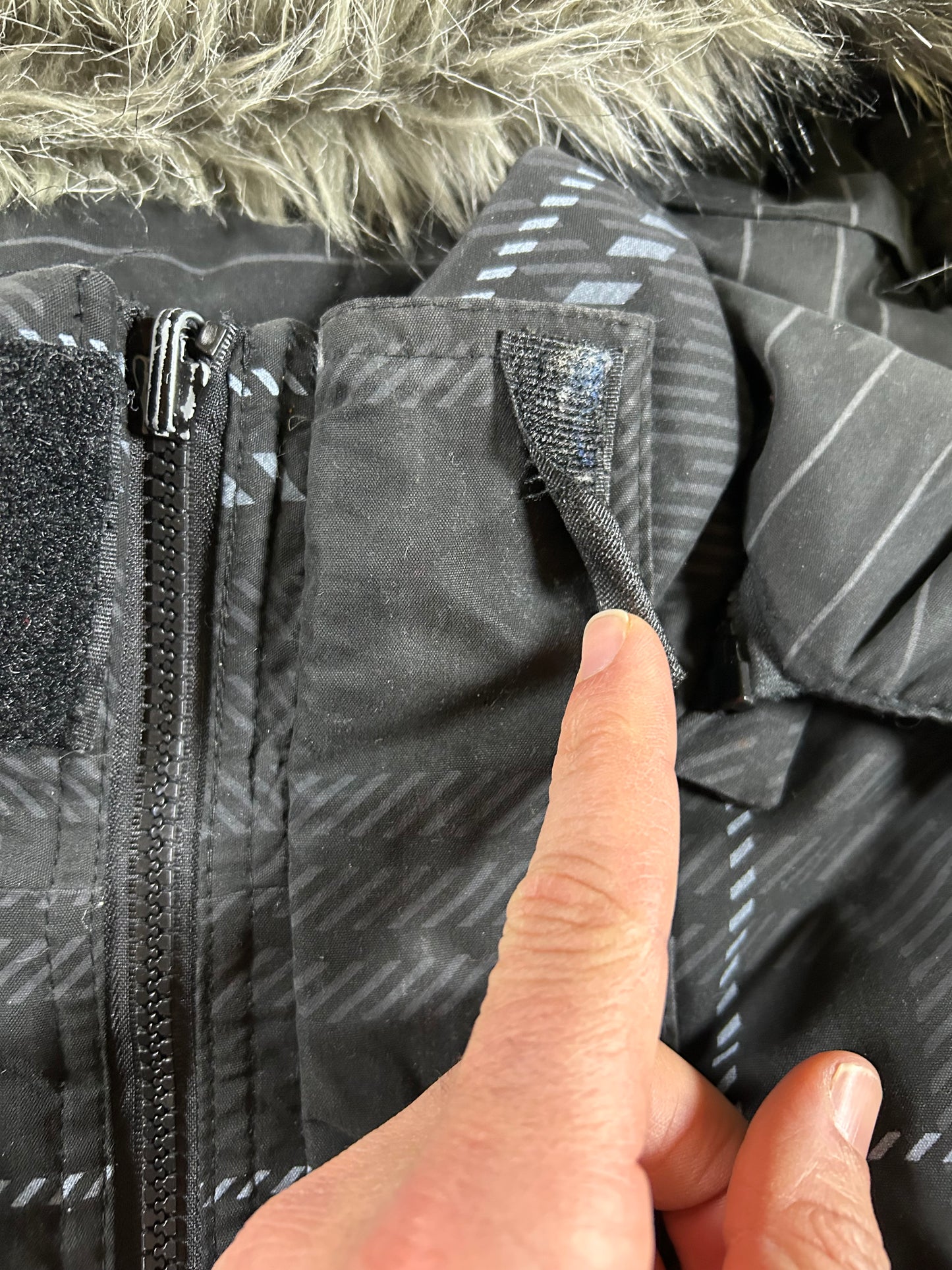 Vintage CCS Skate Catalog Winter Puffer Reversible Jacket Snowboard Skateboard Medium 26x28 Inches