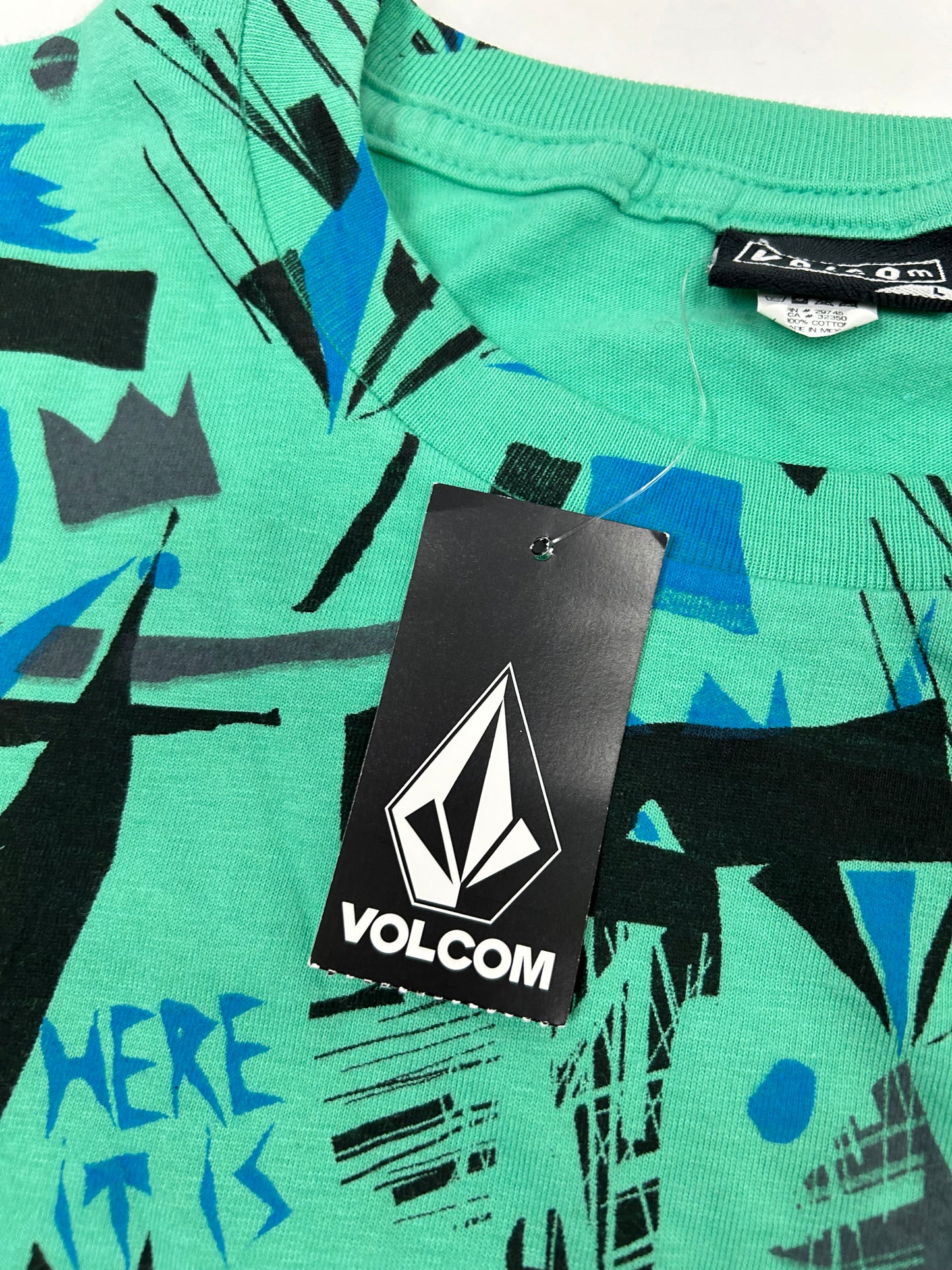 Vintage Volcom Stone All Over Print Skateboarding Skate Surf Tee Large 22.25x30.75 Inches Brand New Old Stock With Tag