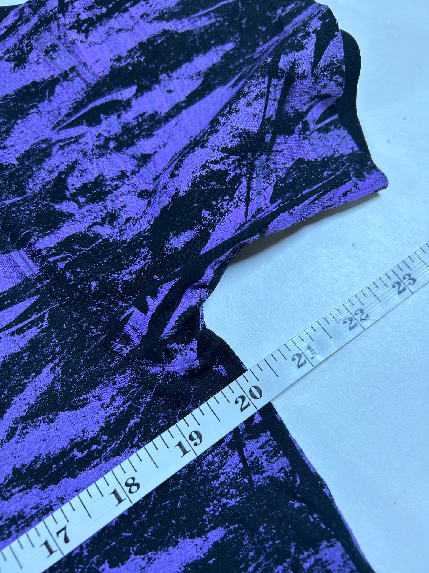 Hawk Skateboarding Tony Hawk Brand Skateboard Skate Tee Medium 20.25x28.25 Inches Purple and Black