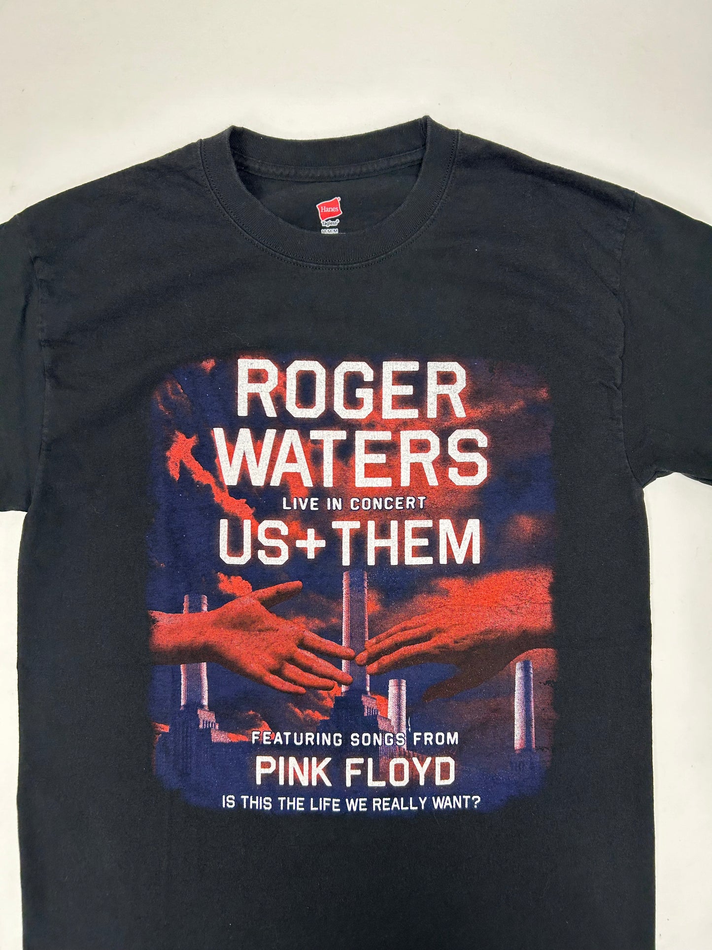 Roger Waters Live In Concert US+ Them 2017 Tour Pink Floyd Music Tee Medium 19.25x28.5 Inches