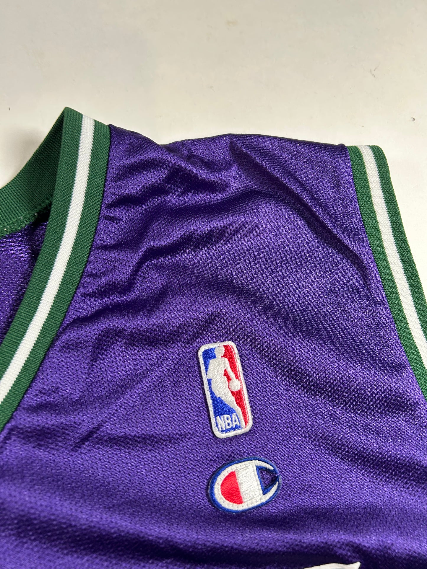 Vintage Glenn Robinson #13 Milwaukee Bucks Champion NBA Jersey 44 Large Big Fit 25x31 Inches Wide Shoulder Edition Purple