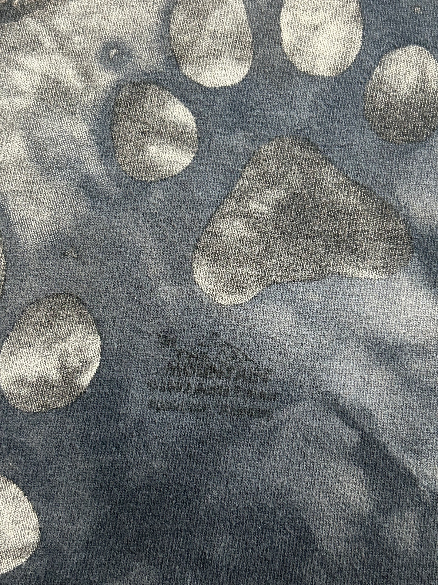 Vintage The Mountain Black Wolf Paws Animals Outdoor 2002 Rusty Fretner Tee Large 23x29.75 Inches