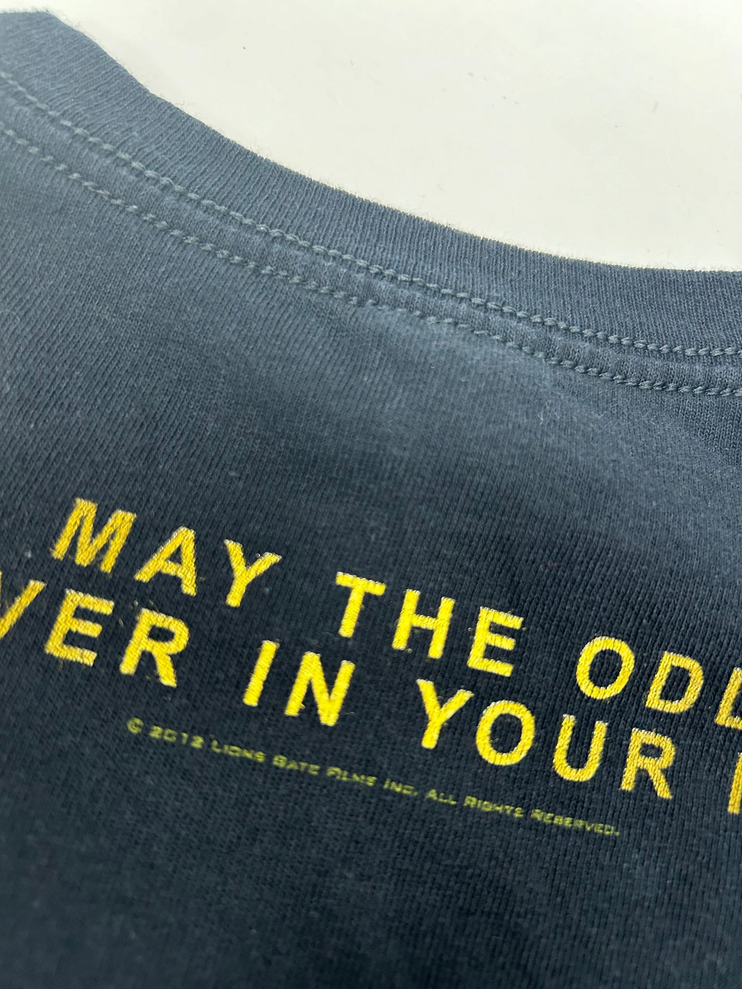 2012 The Hunger Games "May Odds In Your Favor" Movie Promo Tee Size Large 22x28 Inches