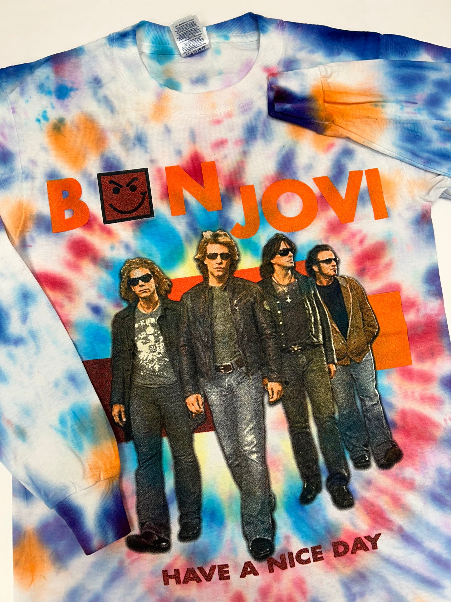 Vintage 2005-2006 Bon Jovi Have A Nice Day Tour Music Parking Lot Long Sleeve Tie-Dye Tee Small 19x26.75 Inches