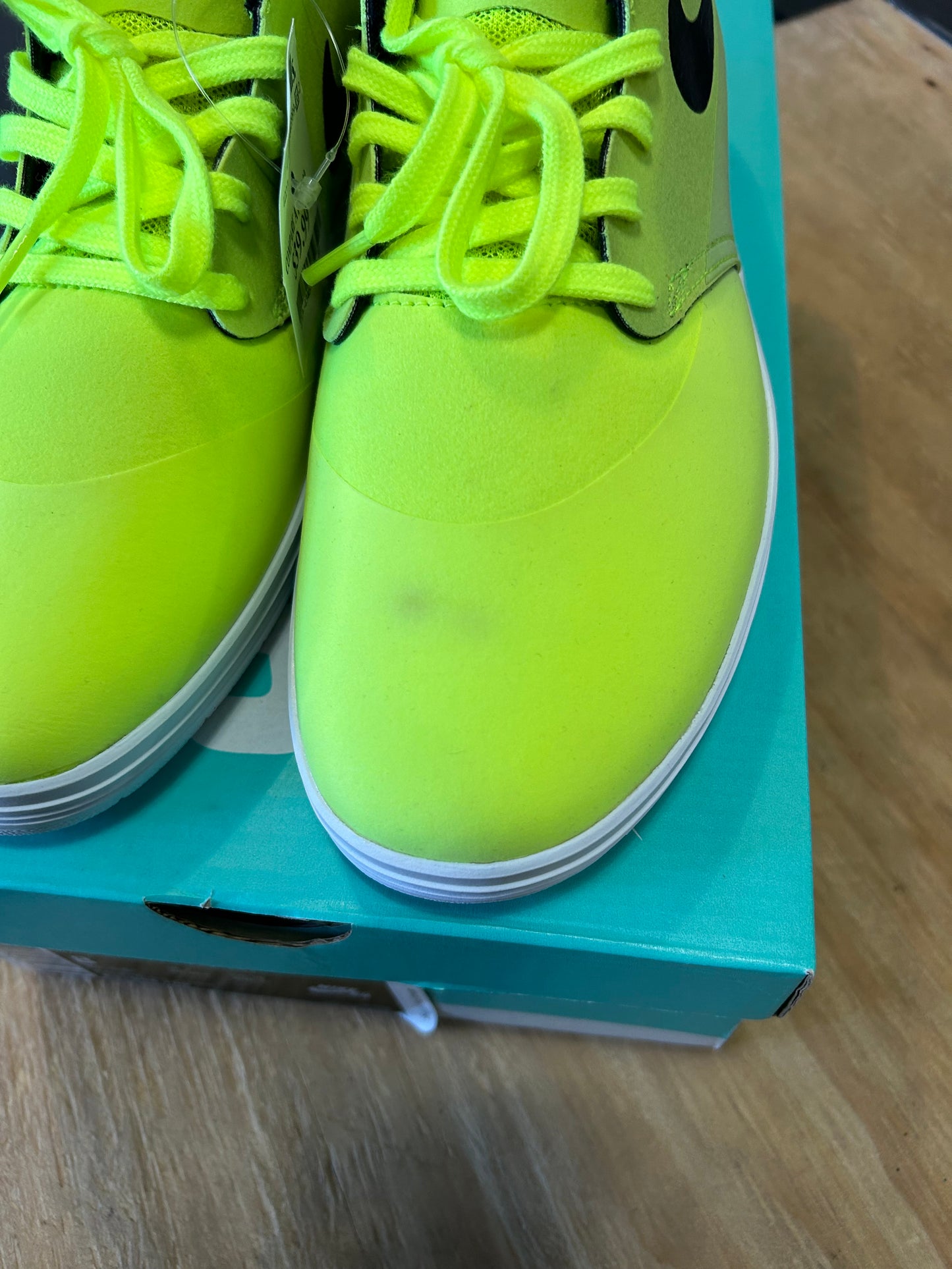 Nike SB Lunar Oneshot Volt/Black 631044-700 Size 8 Brand New With Marks As Is