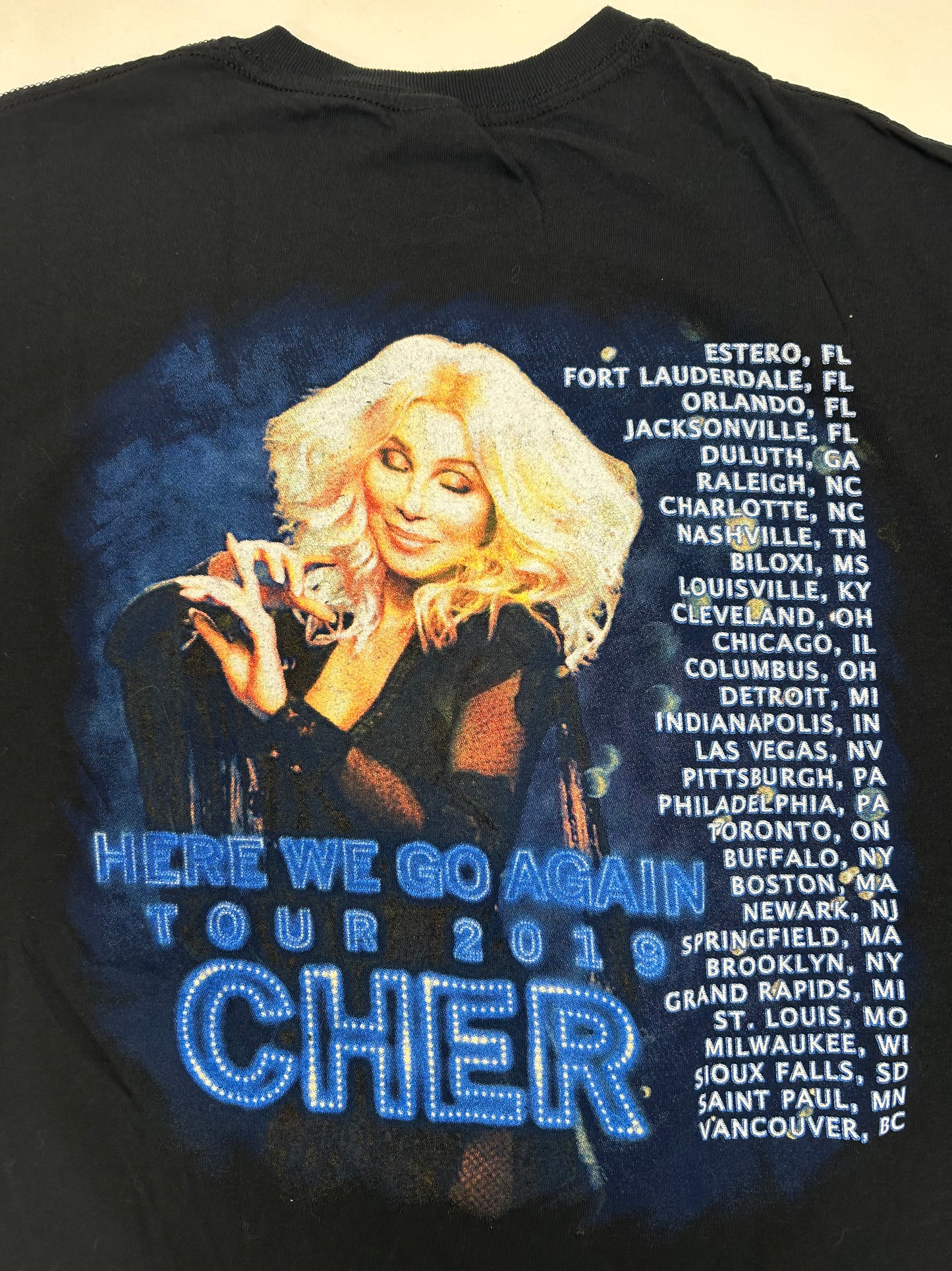 Cher Here We Go Again Tour 2019 Music Tee Parking Lot Shirt Medium 19.75x27.25 Inches