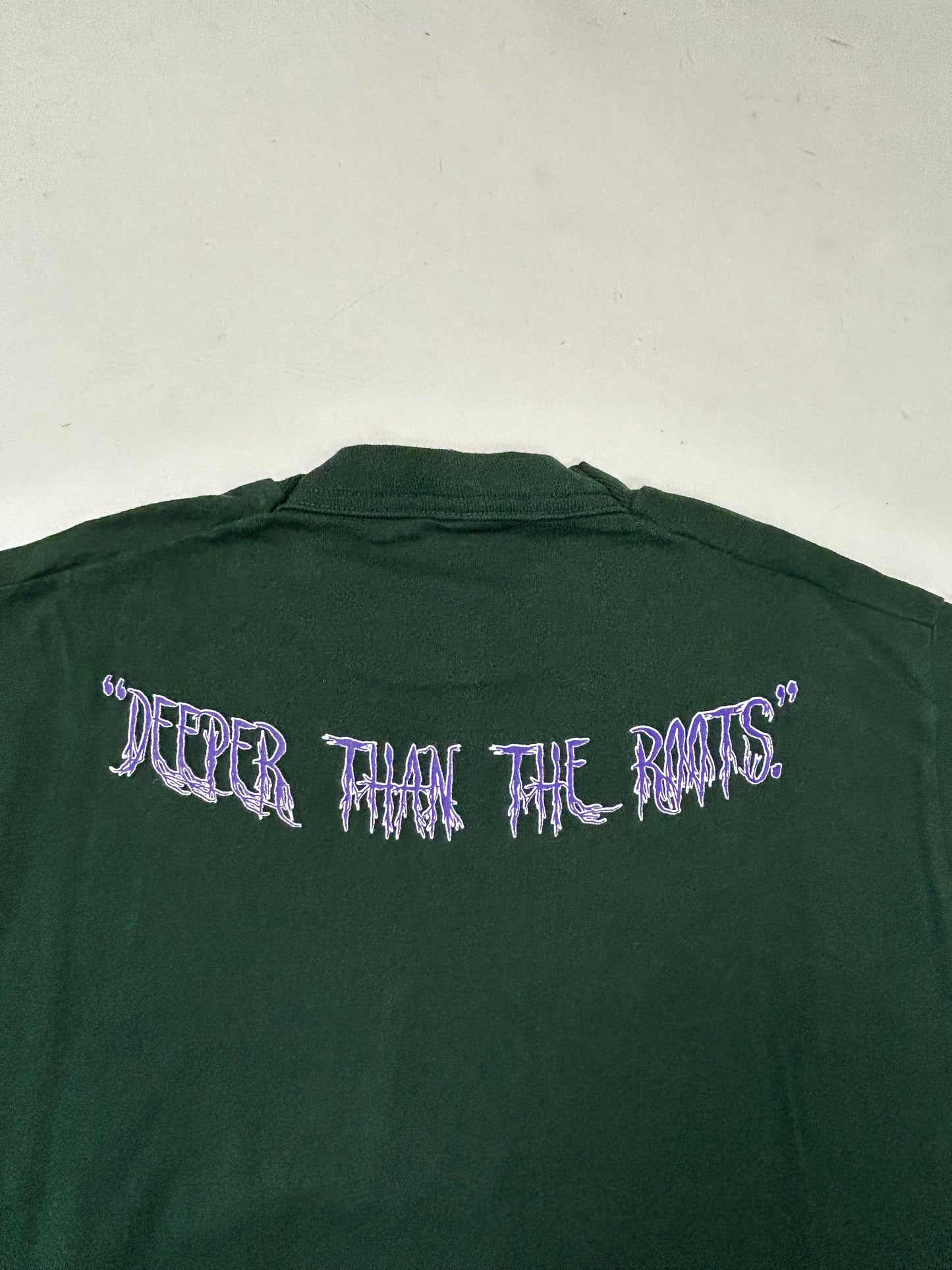 Edgewood NJ first edition “Deeper Than The Roots.” Tee Medium 19.25x28.75 Inches
 90s FOTL 100% Cotton USA Forest Green.

Size: