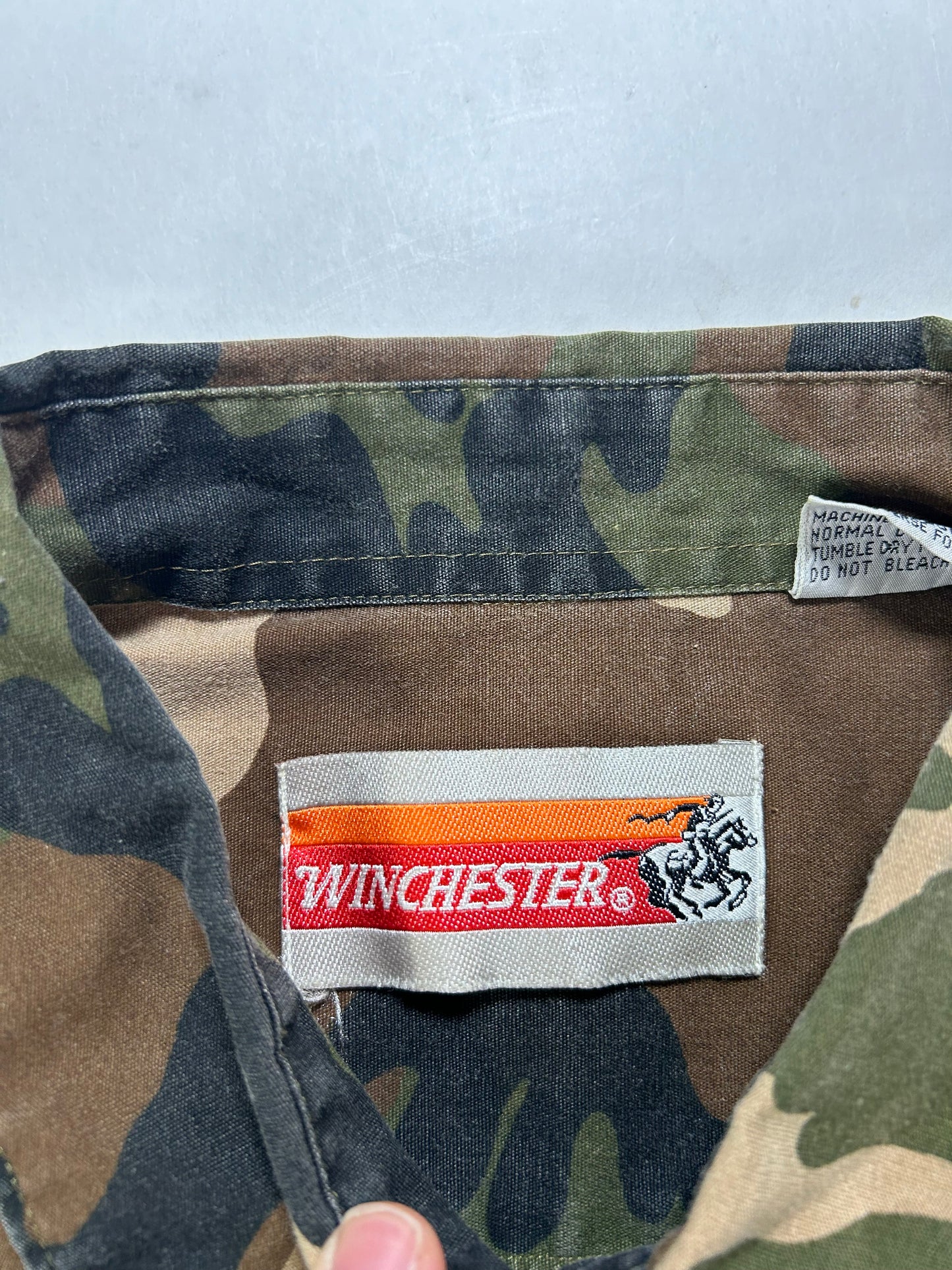 Vintage Winchester Hunting Button Up Shirt Long Sleeve Duck Camouflage Large 24.75x33 Inches