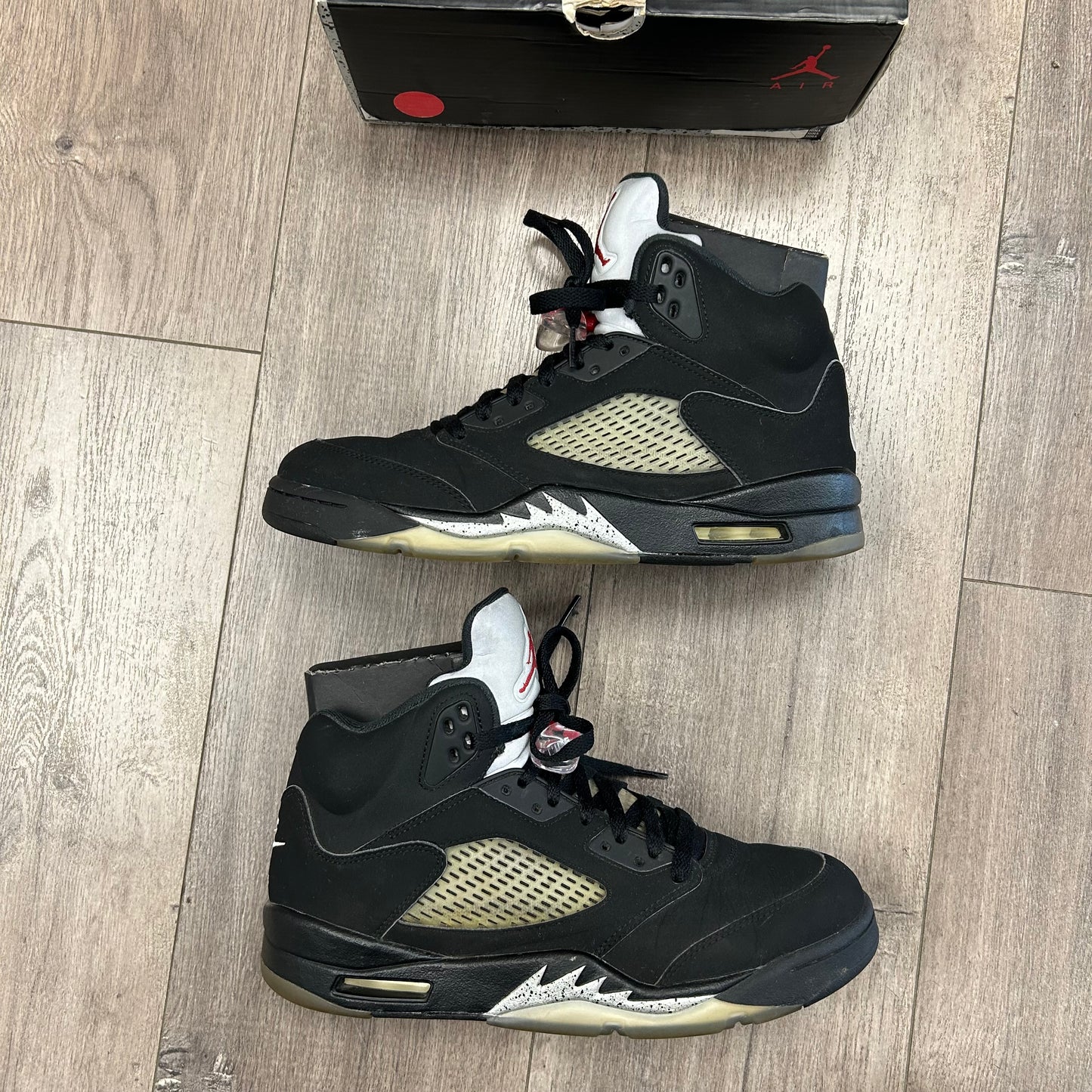 2016 Nike Air Jordan 5 Retro Black Metallic Size 9.5 Used With Box 845035 003