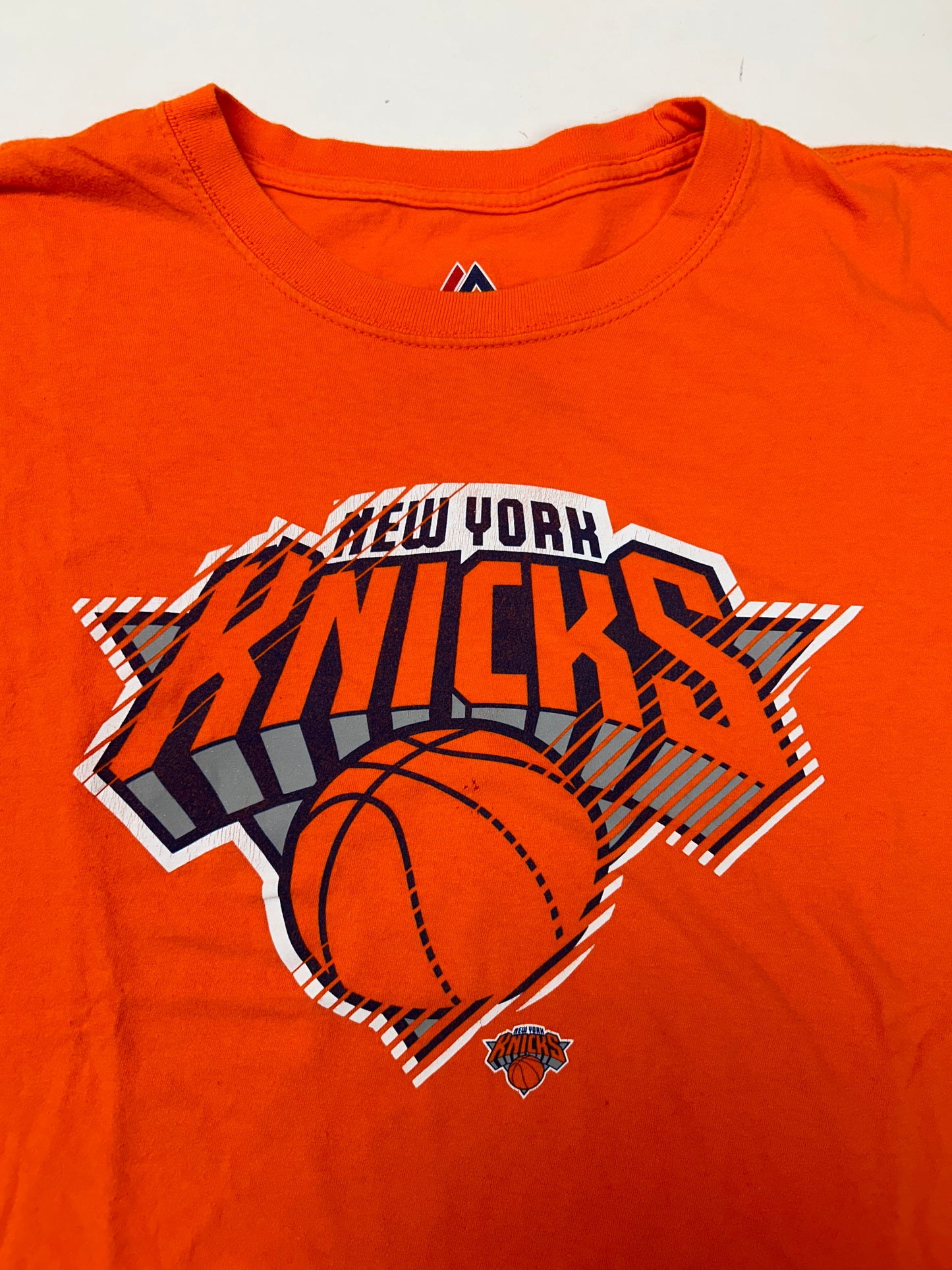 Majestic New York Knicks NBA Tee Medium Has Pin Holes On Logo Medium 20.25x26.5 Inches