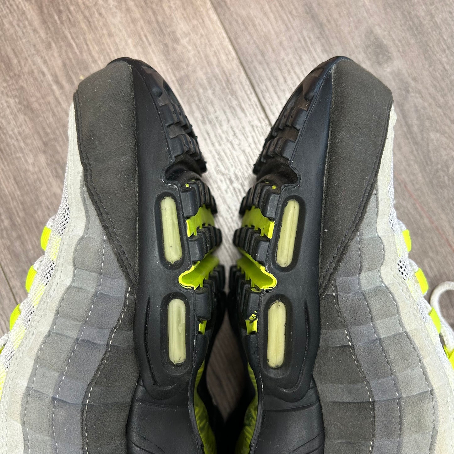 Vintage 2005 Nike Air Max 95 OG Neon Size 10.5 Used With Box 313111-071 Vietnam Wear At Your Own Risk