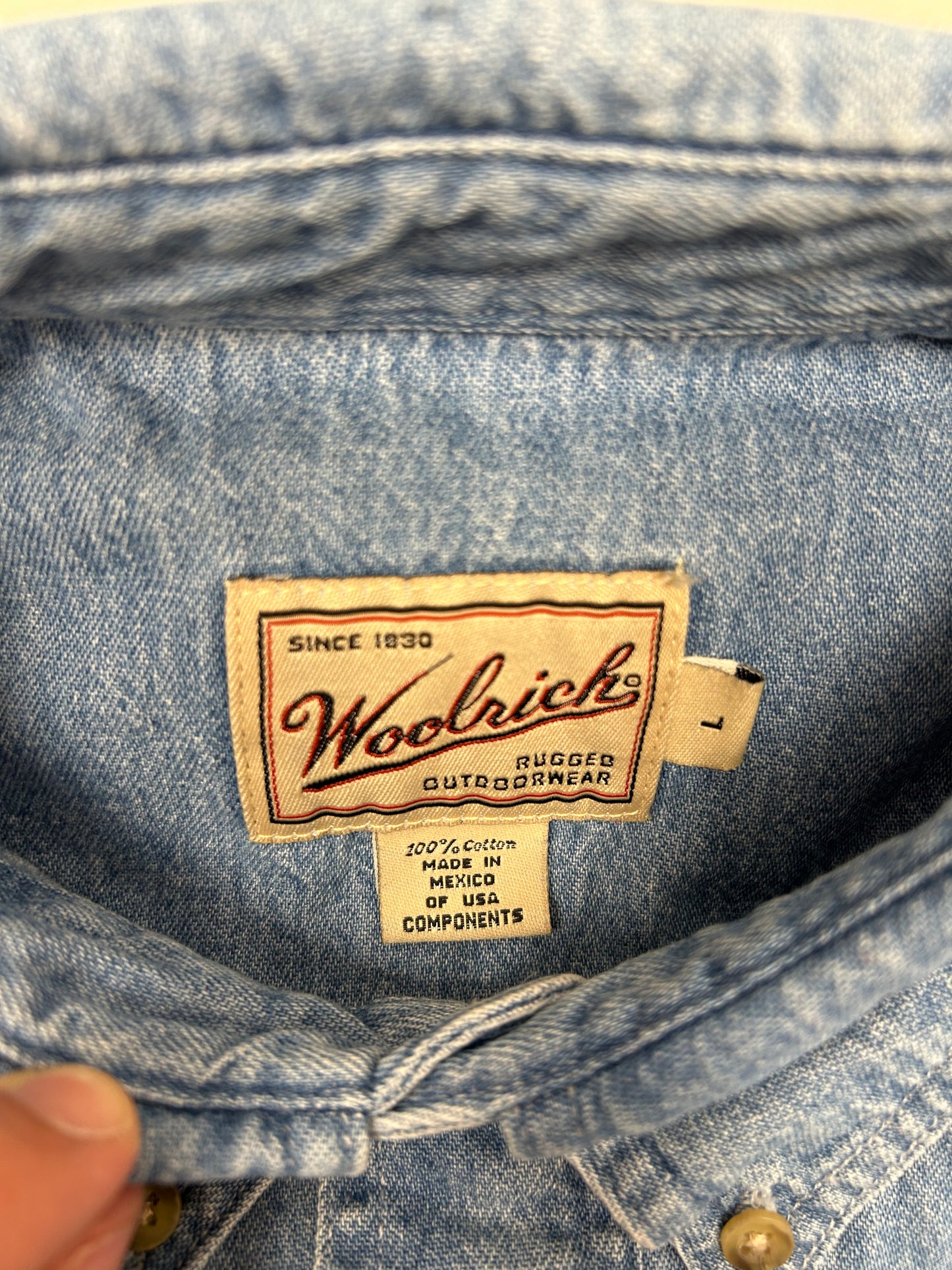 Woolrich Denim Button Up Shirt Blue Long Sleeve 100% Cotton Men’s Large 24x33 Inches DS Brand New With Tag