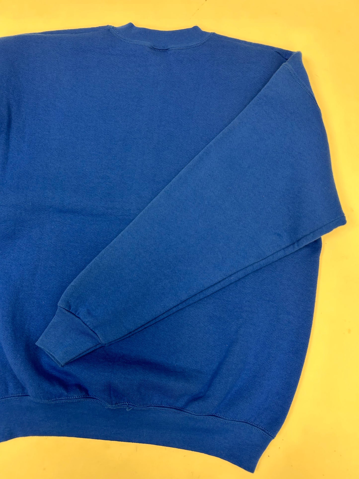 Vintage Orlando Magic NBA Crewneck Sweatshirt Official Fan Sportswear 24.5x28.5 Inches