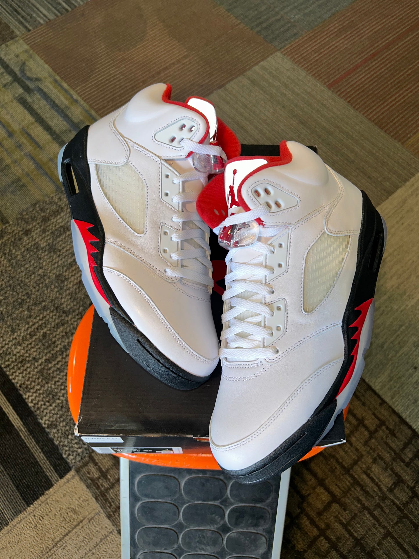 2020 Nike Air Jordan Retro 5 Fire Red Silver Tongue Size 10 DA1911-102 DS Brand New