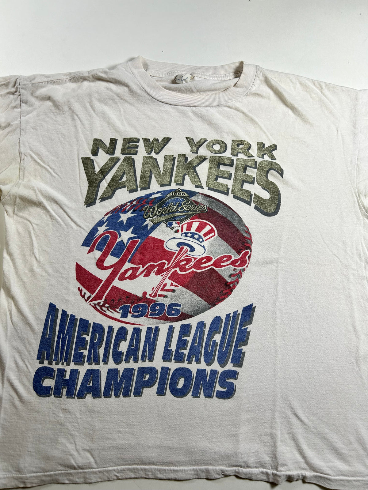 Vintage New York Yankees 1996 American League Champions WS Tee L/XL Boxy Fit 24x26.5 Inches