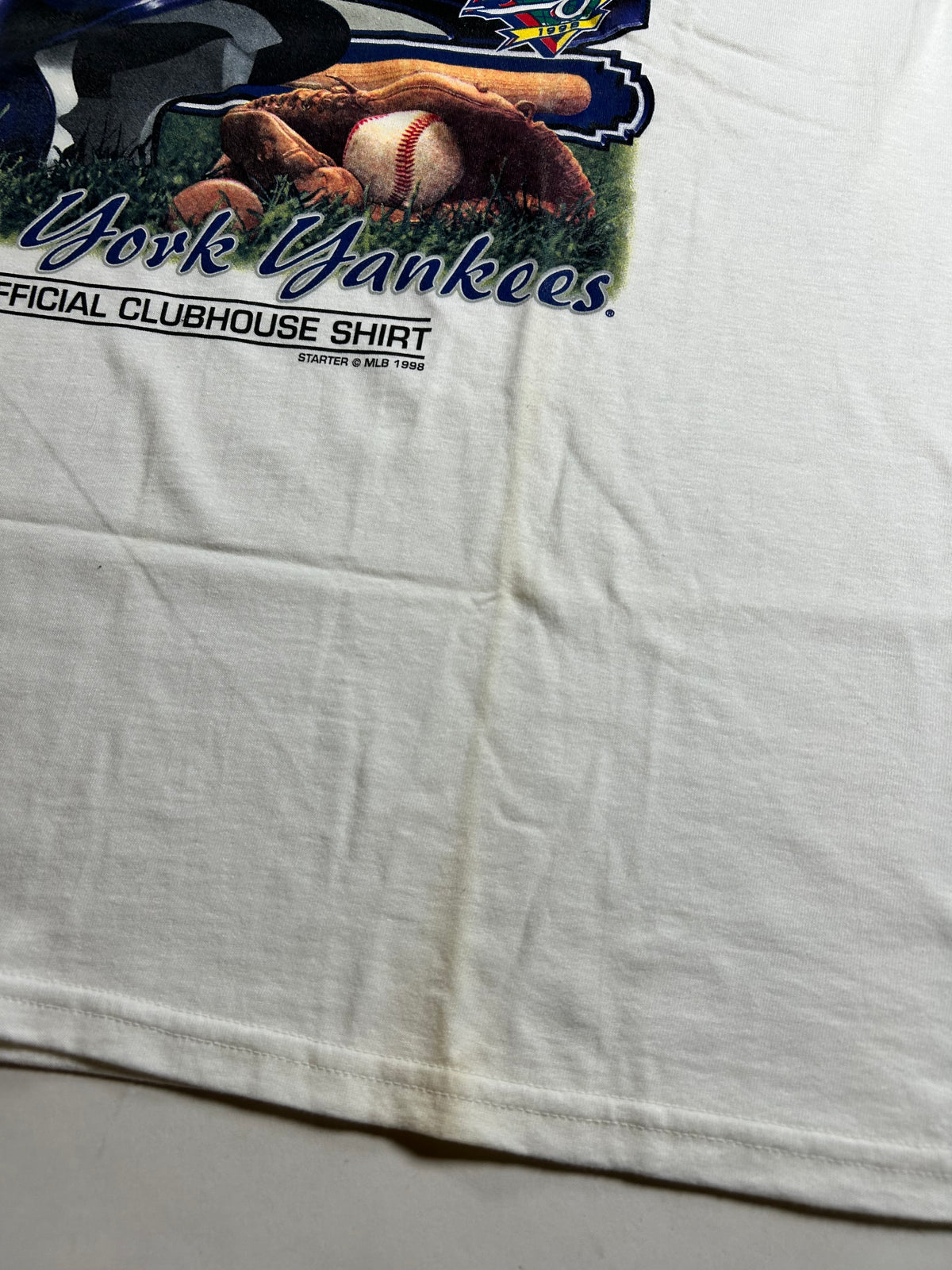 New York Yankees 1998 Official Clubhouse World Series Champions Shirt Starter Large/XL Fit 23.75x31.5 Inches