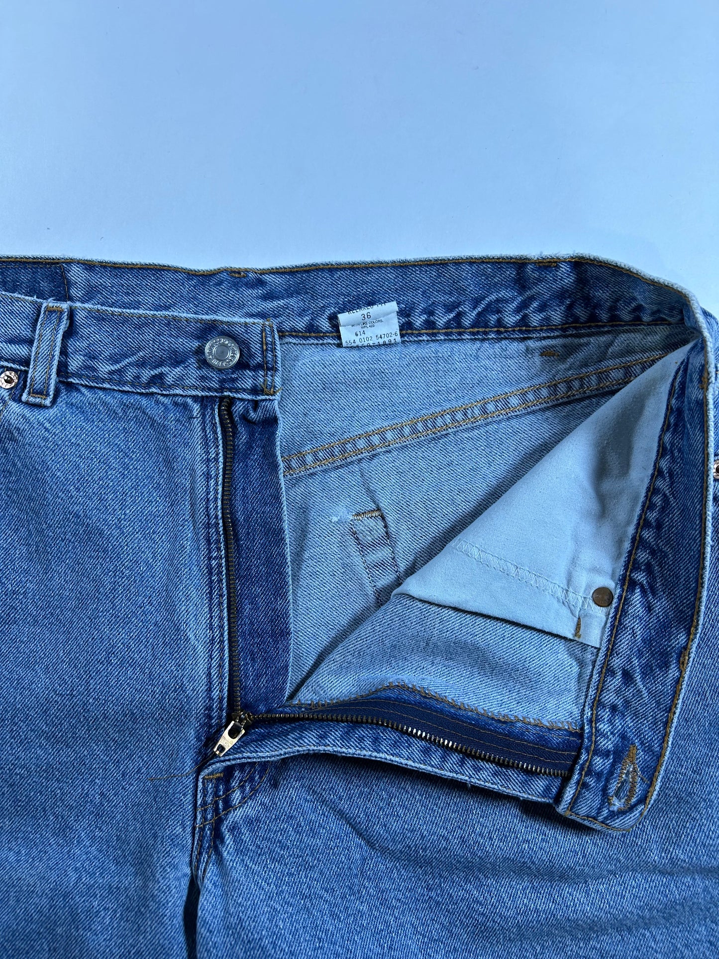 Vintage Levi's 550 USA Denim Blue Jean Shorts Relaxed Fit 36 18.5x21.75 Inches 100% Cotton