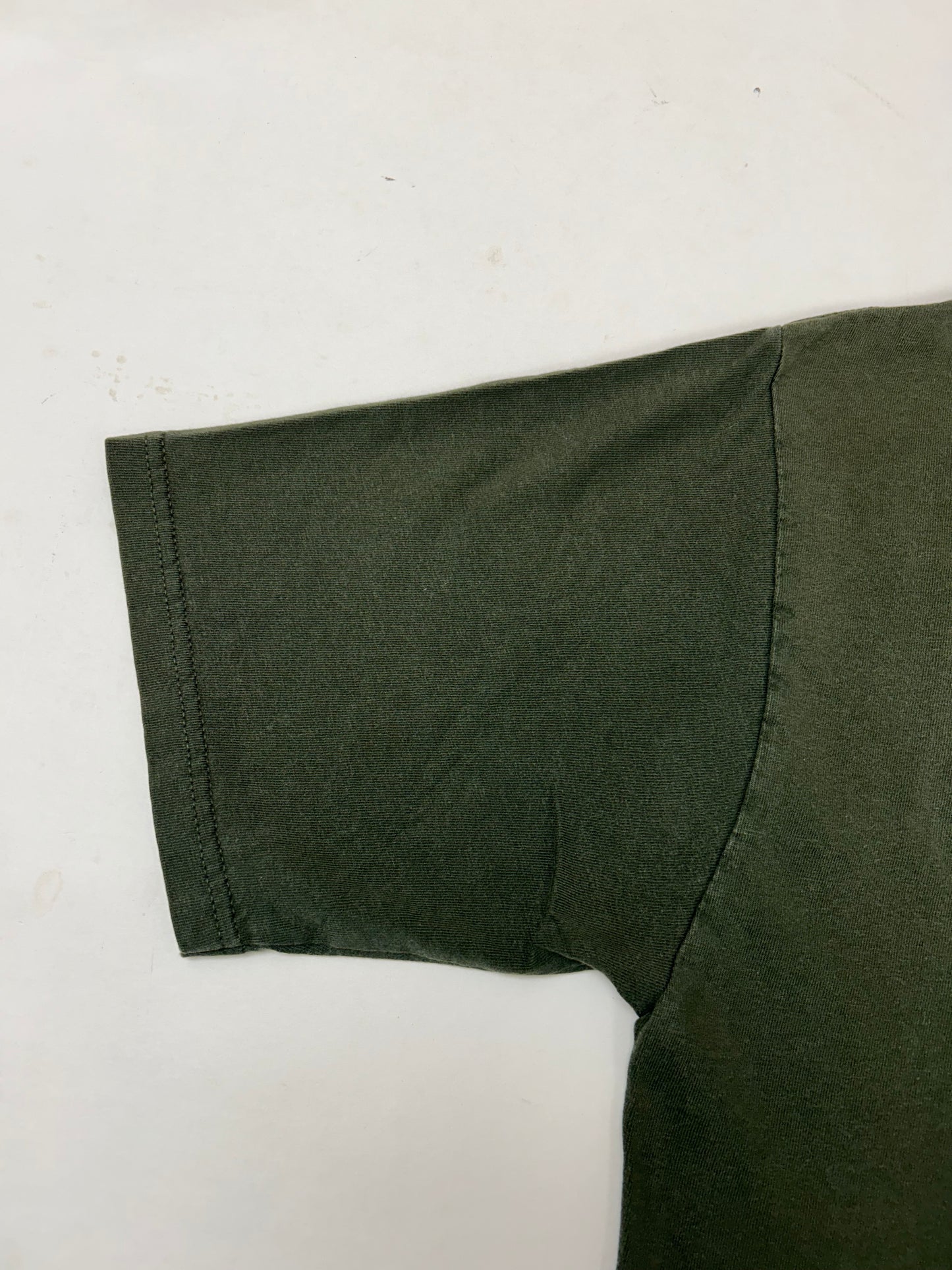 Vintage 90s Rainforest Cafe Chest Embroidered Logo Tee Medium 20x29.25 Faded Green