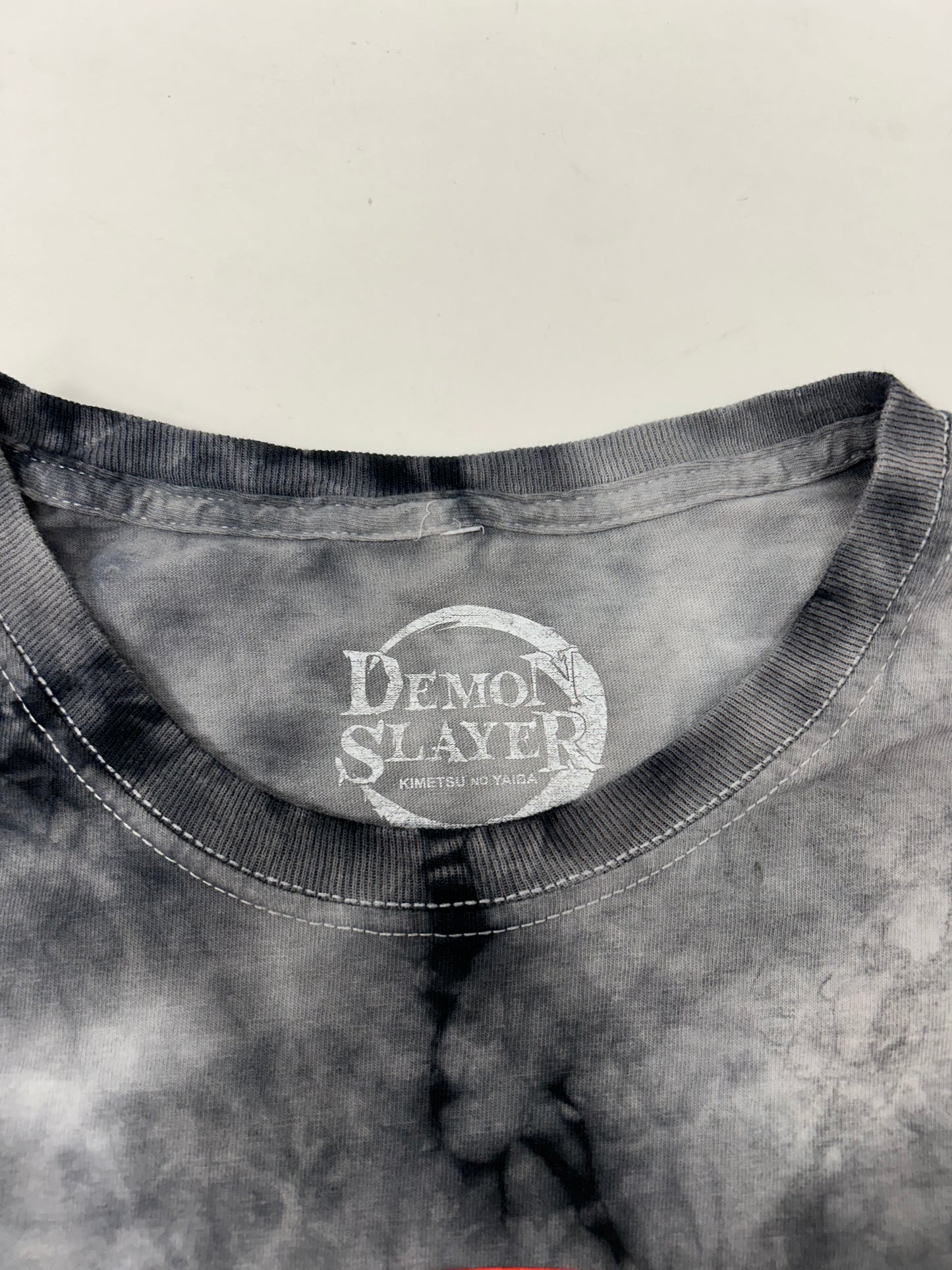 2022 Demon Slayer Kimetsu No Yaiba Circle Logo Tie Dye Tee Size Medium 19x27.75 Inches