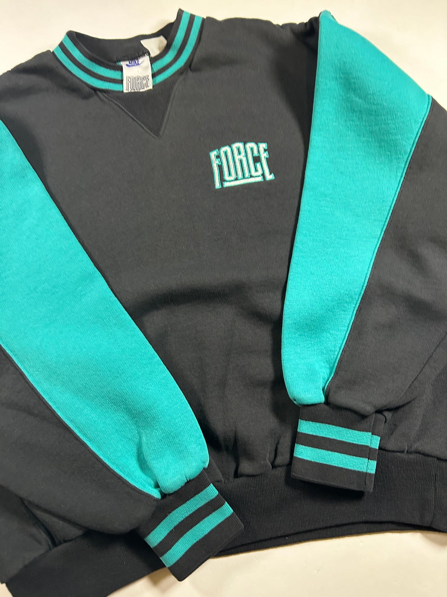 Vintage 90’s Nike Force Crewneck Sweatshirt Boxy Fit M/L 25x/25 Inches Rare