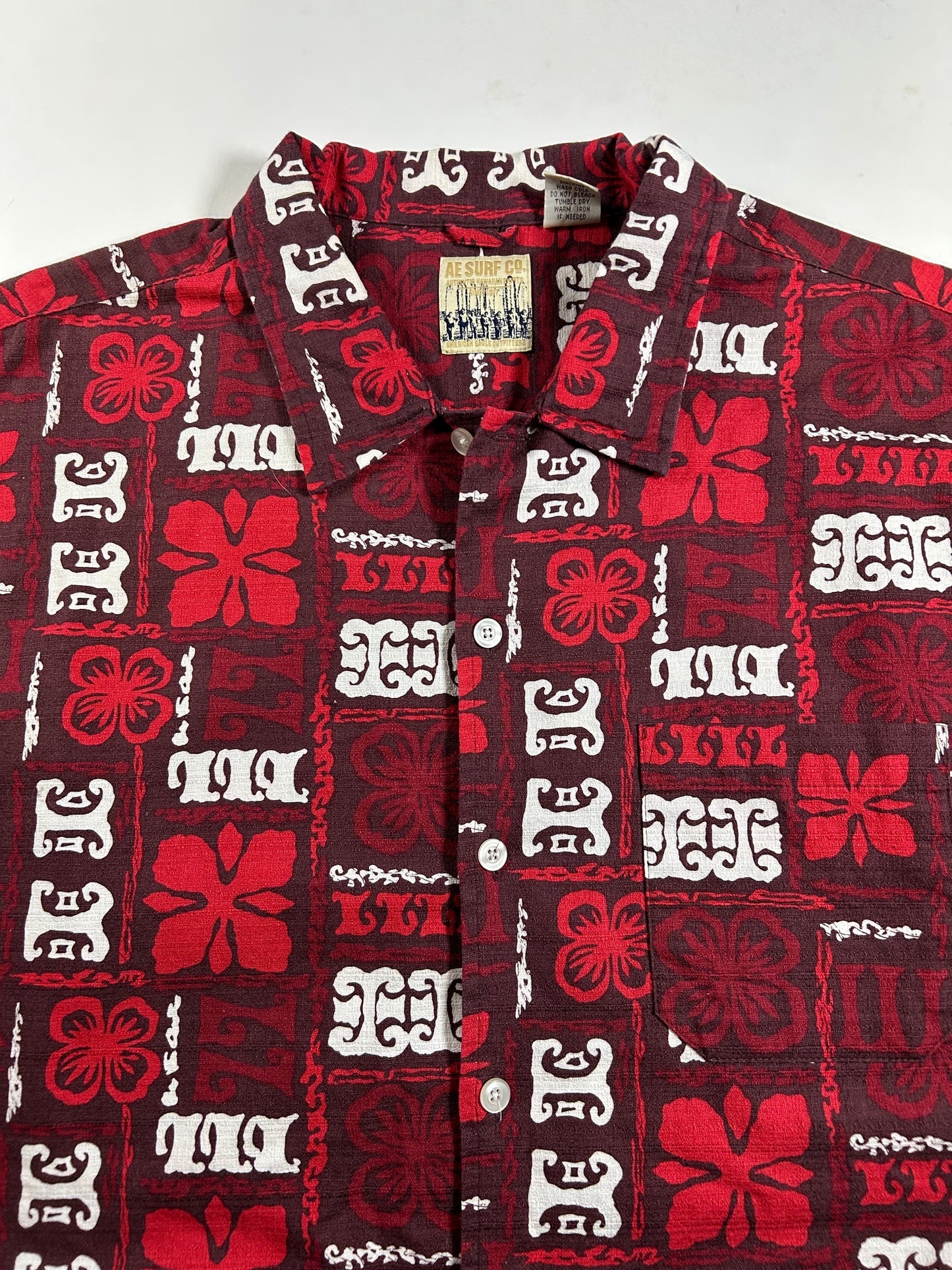 Vintage American Eagle AE Surf Co Shirt Floral Hawaiian Button Up Aloha Red XL 27.75x31.5 Inches