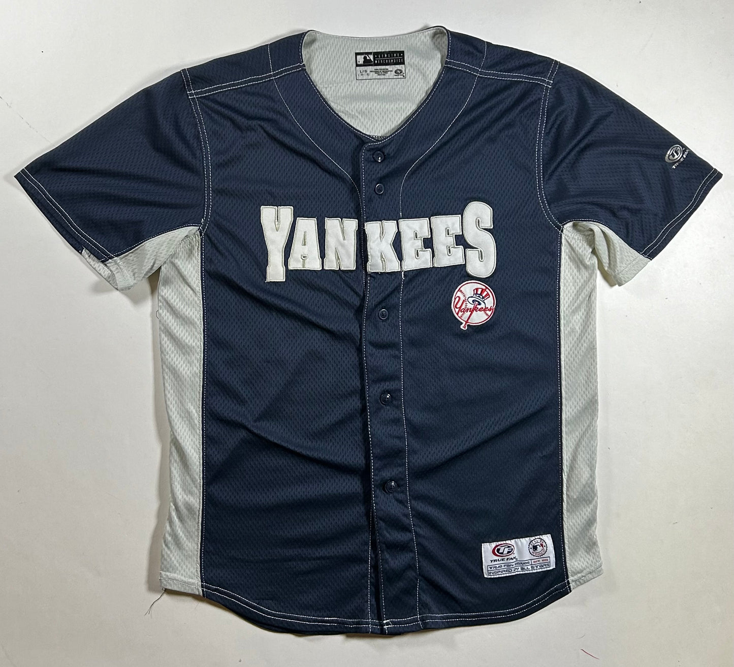 True Fan Genuine Merchandise New York Yankees Blank MLB Jersey Youth Large 19.5x26 Inches As Is Has Flaw