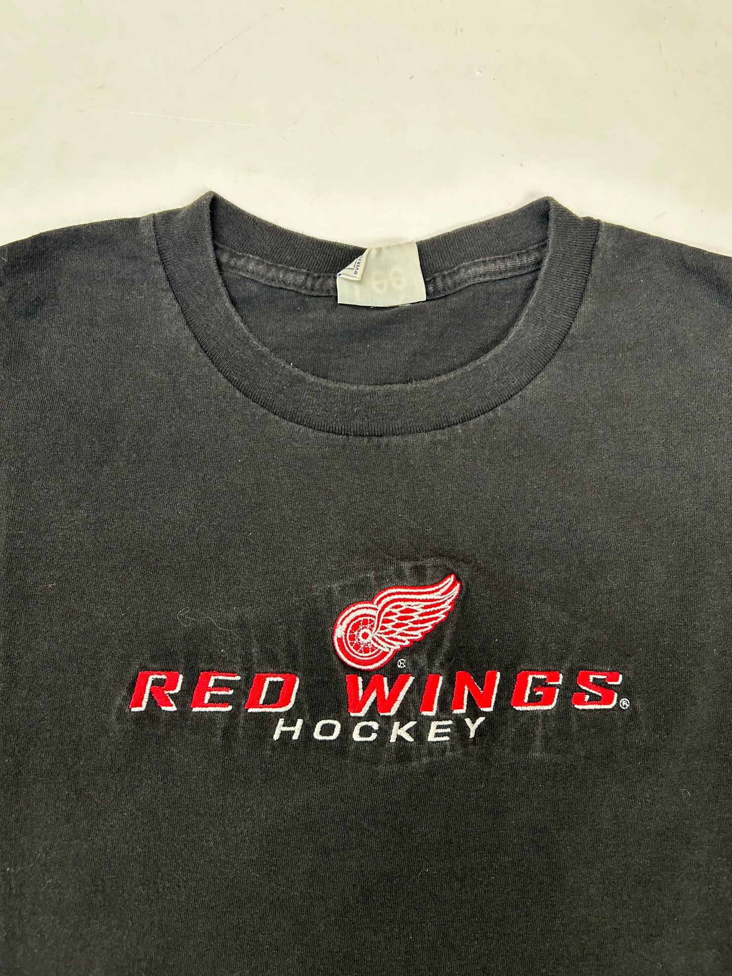 Vintage Lee Sport Detroit Red Wings NHL Embroidered Logo Tee Large 22.5x28 Inches