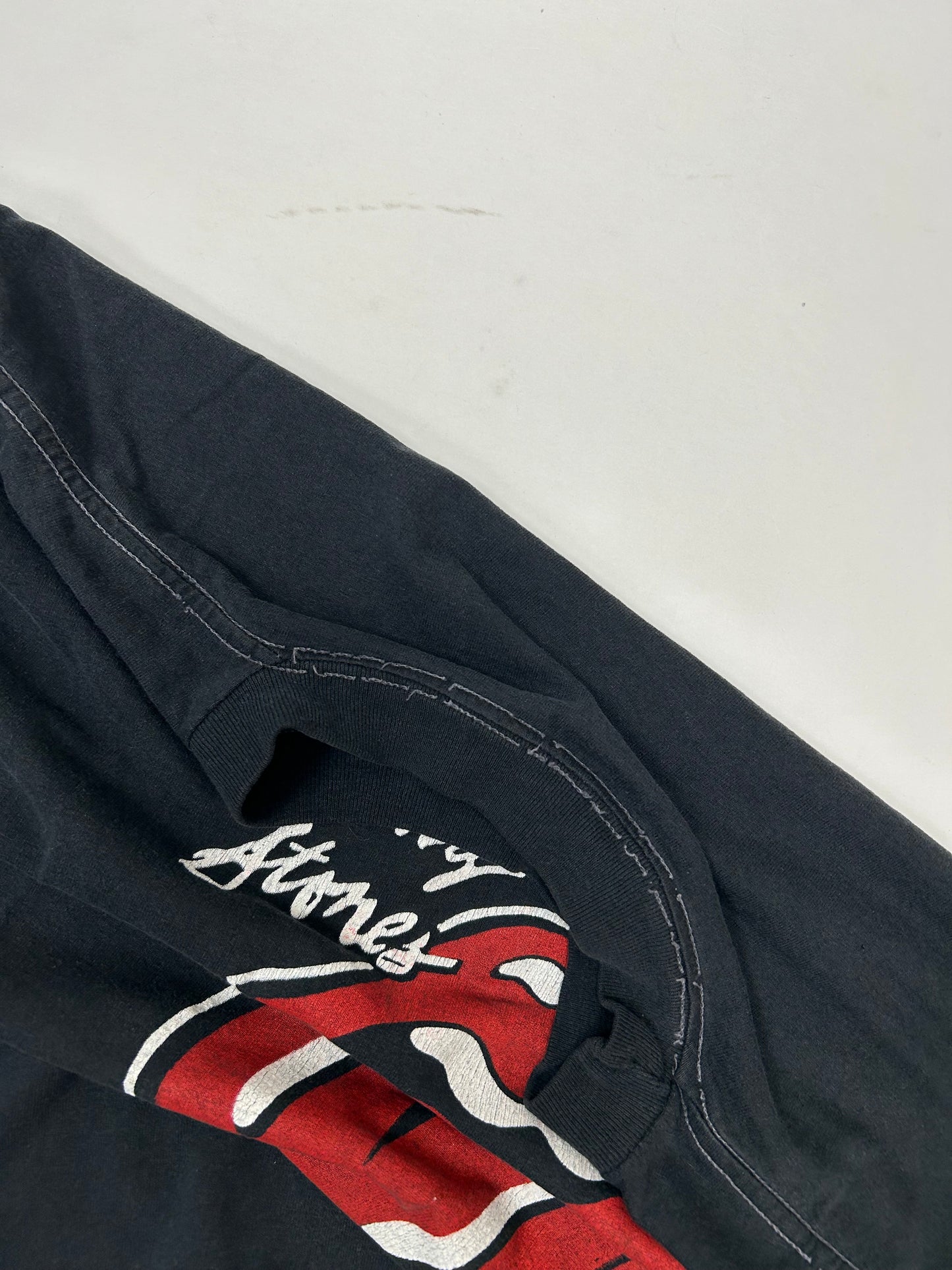 Vintage The Rolling Stones Music Band T-Shirt Black 1980s L/XL 22.5x28.25 Inches