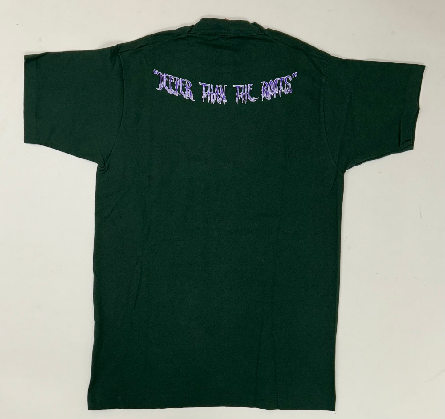 Edgewood NJ first edition “Deeper Than The Roots.” Tee Medium 19.25x28.75 Inches
 90s FOTL 100% Cotton USA Forest Green.

Size: