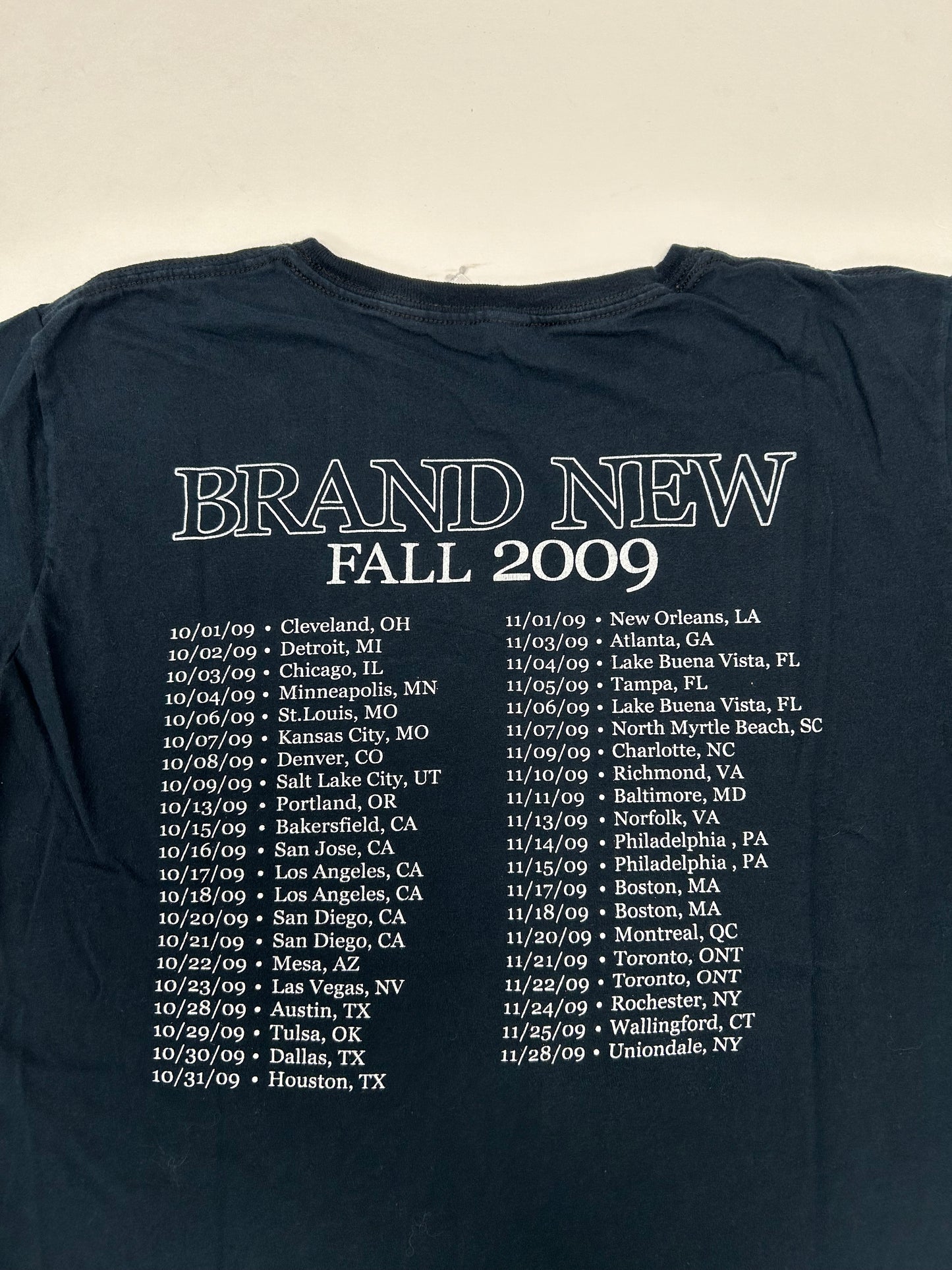 Brand New Daisy Band Fall 2009 Tour Tee Alt Rock Emo Vintage Small 18.25x24.25 Inches