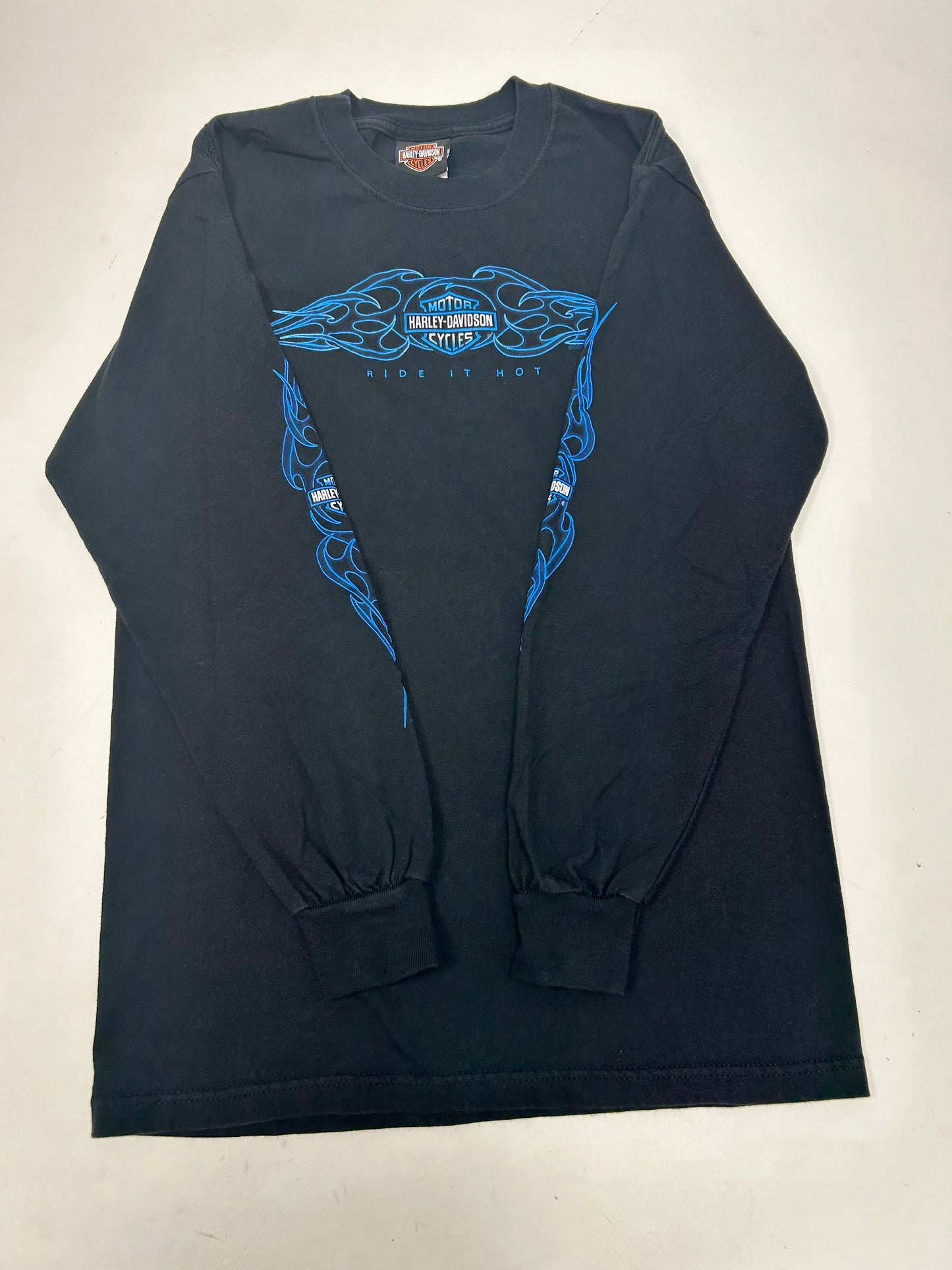 Vintage 2000s Harley Davidson Motorcycles Tilley’s Historic Salisbury, NC Flame Long Sleeve Ride It Hot Tee Small 18x28 Inches Black