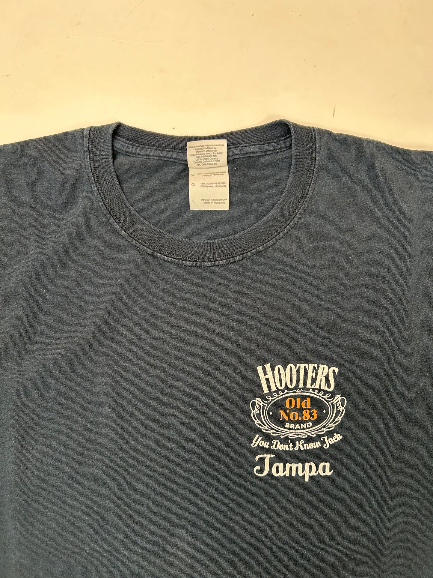 Vintage 2000s Hooters Tampa You Don’t Know Jack Restaurant Jack Daniels Graphic Tee Faded Worn In Worn Large 22.25x28 Inches