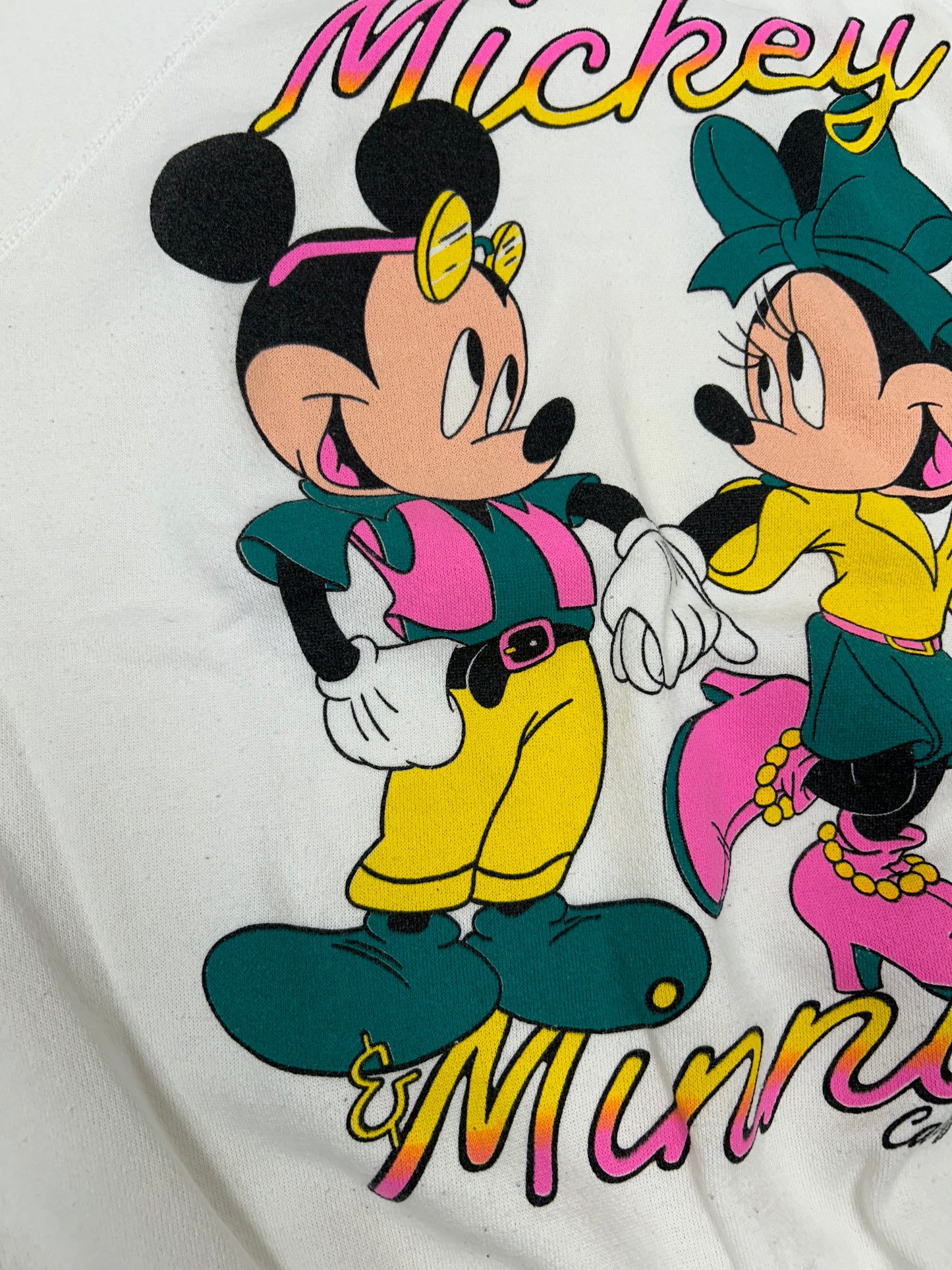Vintage Disney Mickey & Minnie Mouse California The Walt Disney Company Crewneck