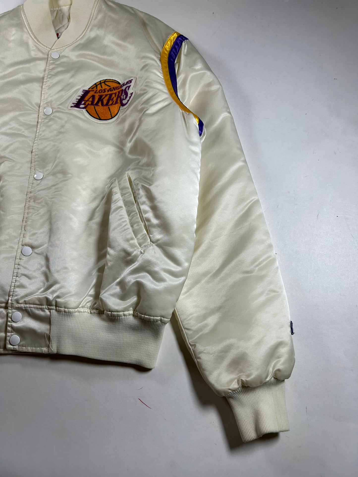 Vintage Starter Los Angeles Lakers Satin Jacket NBA 80s 90s XL/Large 26.5x/27.5 Inches