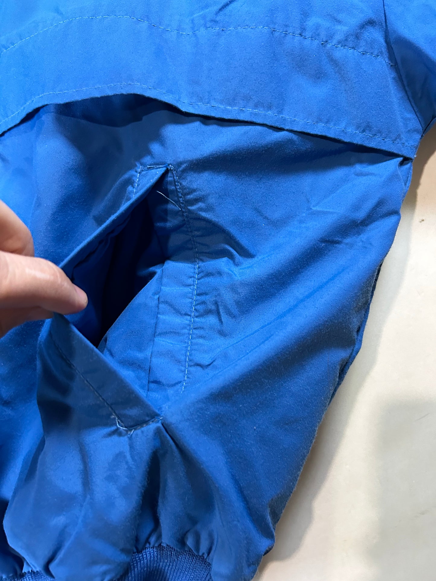 Vintage Chalk-Line New York Giants NFL Chest Logo Zip Puffer Jacket 27.5x27.25 Inches Large Fit