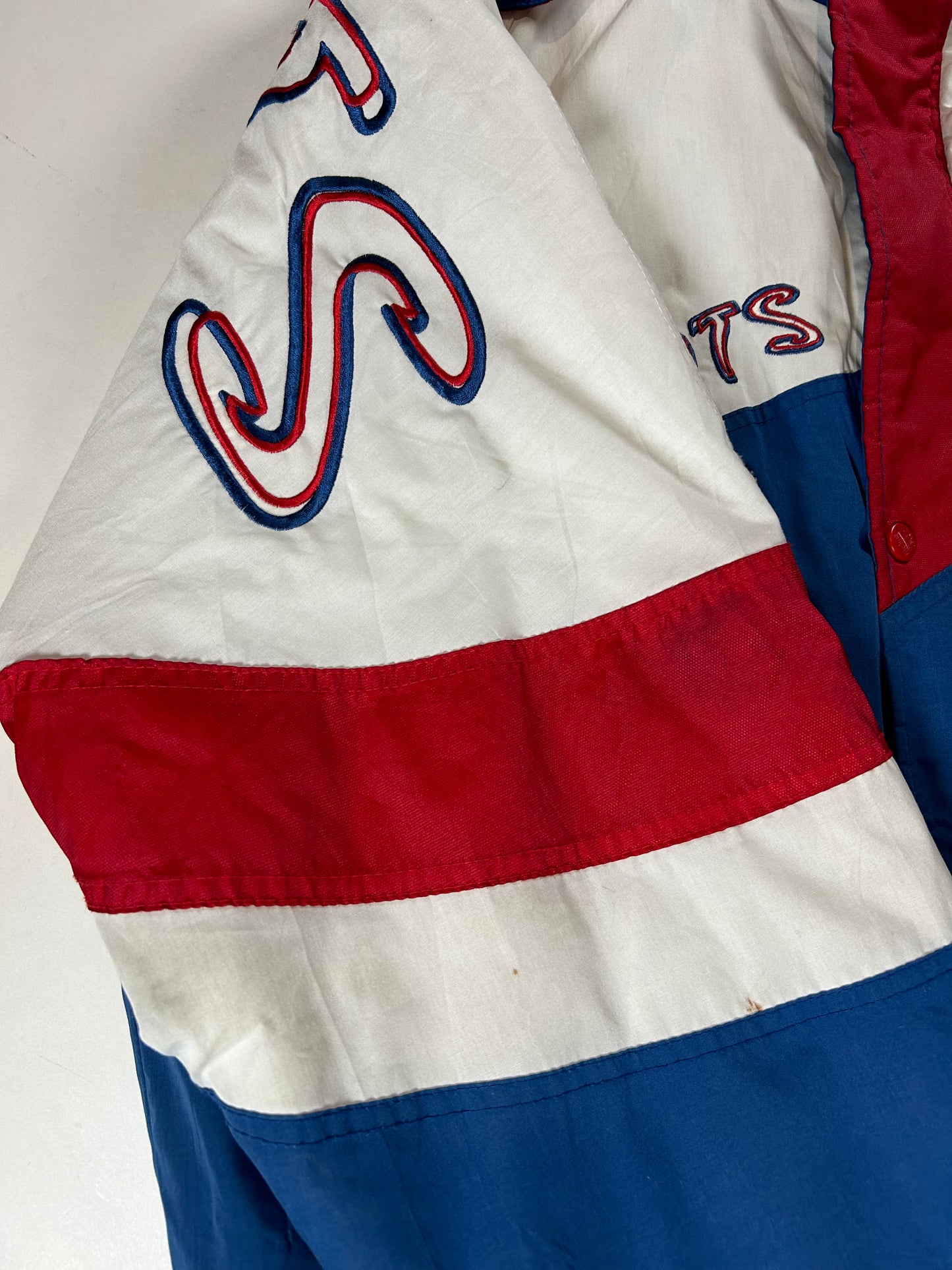 Vintage 90s New England Patriots NFL Graffiti Pro Player Puffer Jacket Tagged Medium Can Fit Large 26.25x27.5 Inches