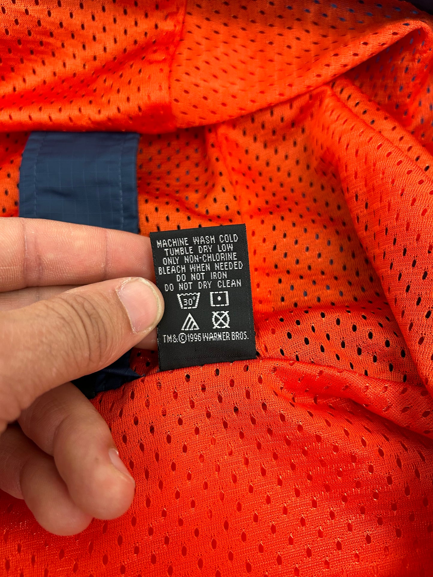 Vintage 1996 Warner Bros. Looney Tunes Bugs Bunny Longitude/Latitude Windbreaker Jacket Large 27.25x29.25 Inches Can Fit XL