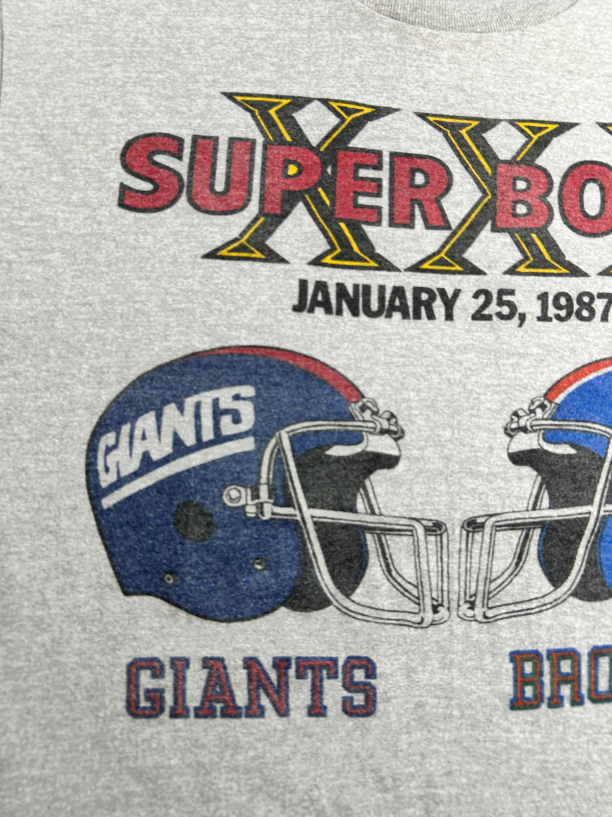 Vintage Super Bowl XXI New York Giants Vs. Denver Broncos Matchup January 25th, 1987 Tee Large Fit 21.75x26.25 Inches