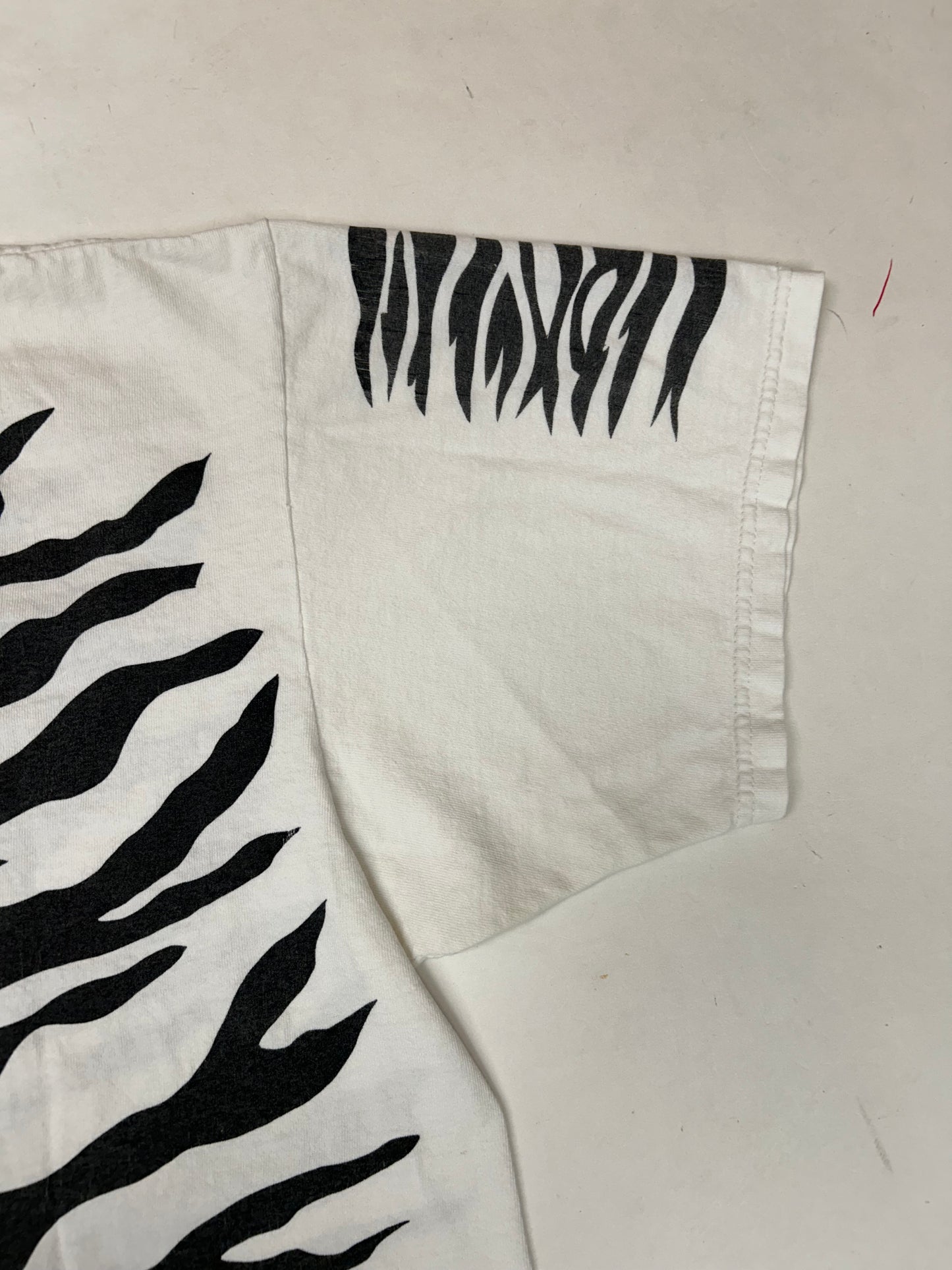 Vintage 90s Ted Nugent World Bowhunter Zebra Stripe Rockin’ The Wild Kick Ass Music Tee XL 24x29 Inches