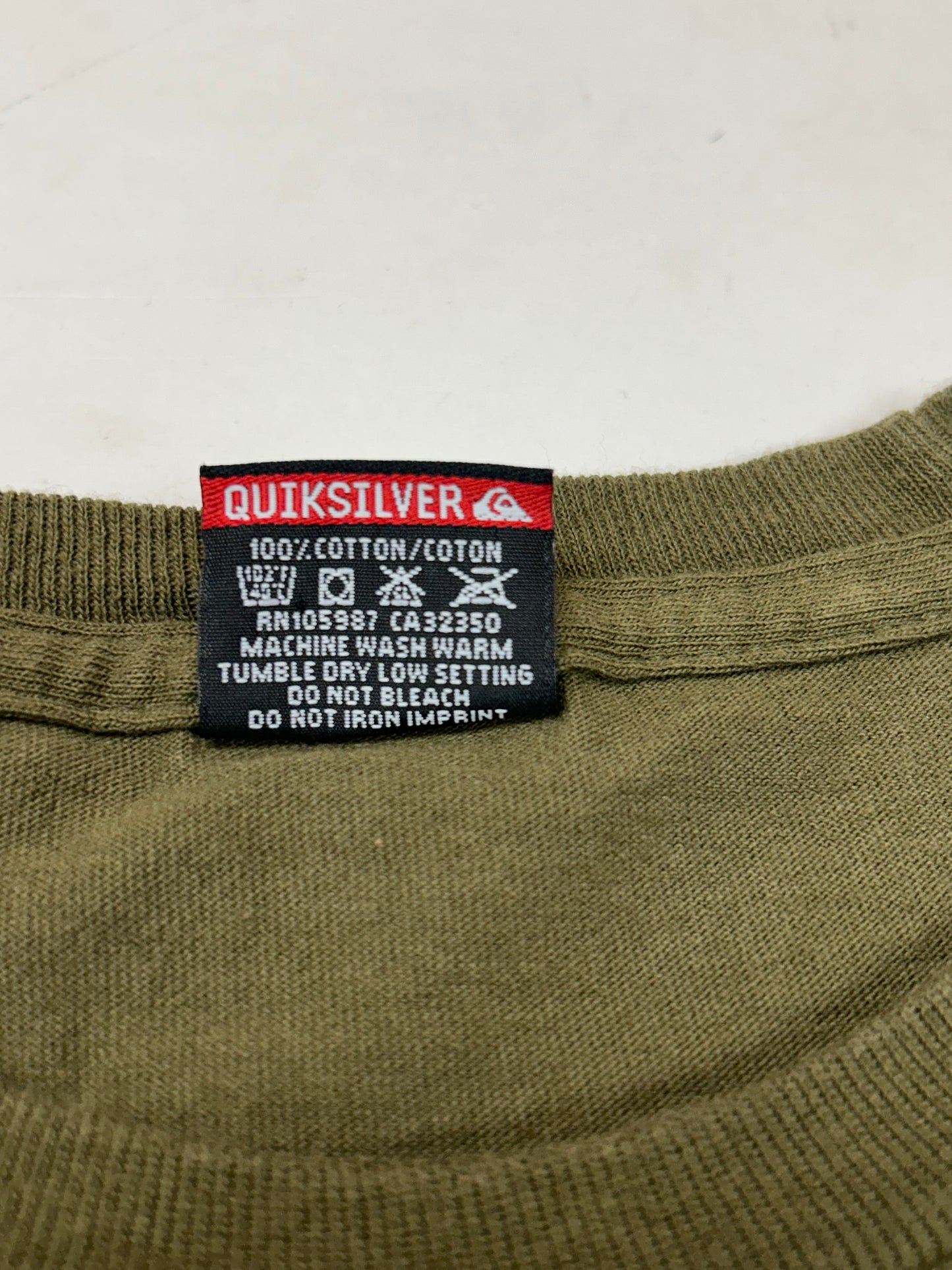 Vintage Quiksilver Boarding Company Surfing Surf Skate Tee Green USA Made Medium 20.5x27.5 Inches