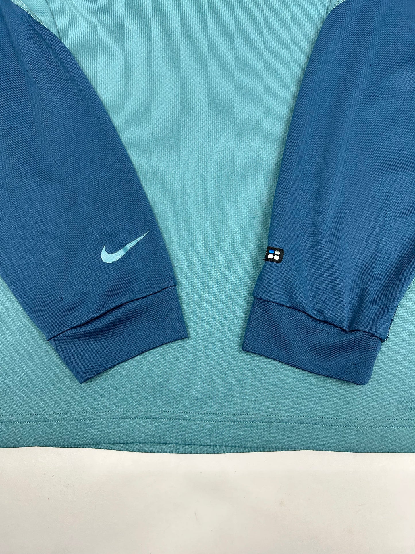 Nike ACG Base Layer 1 All Conditions Gear Vintage Large 22x29.5 Inches Blue
