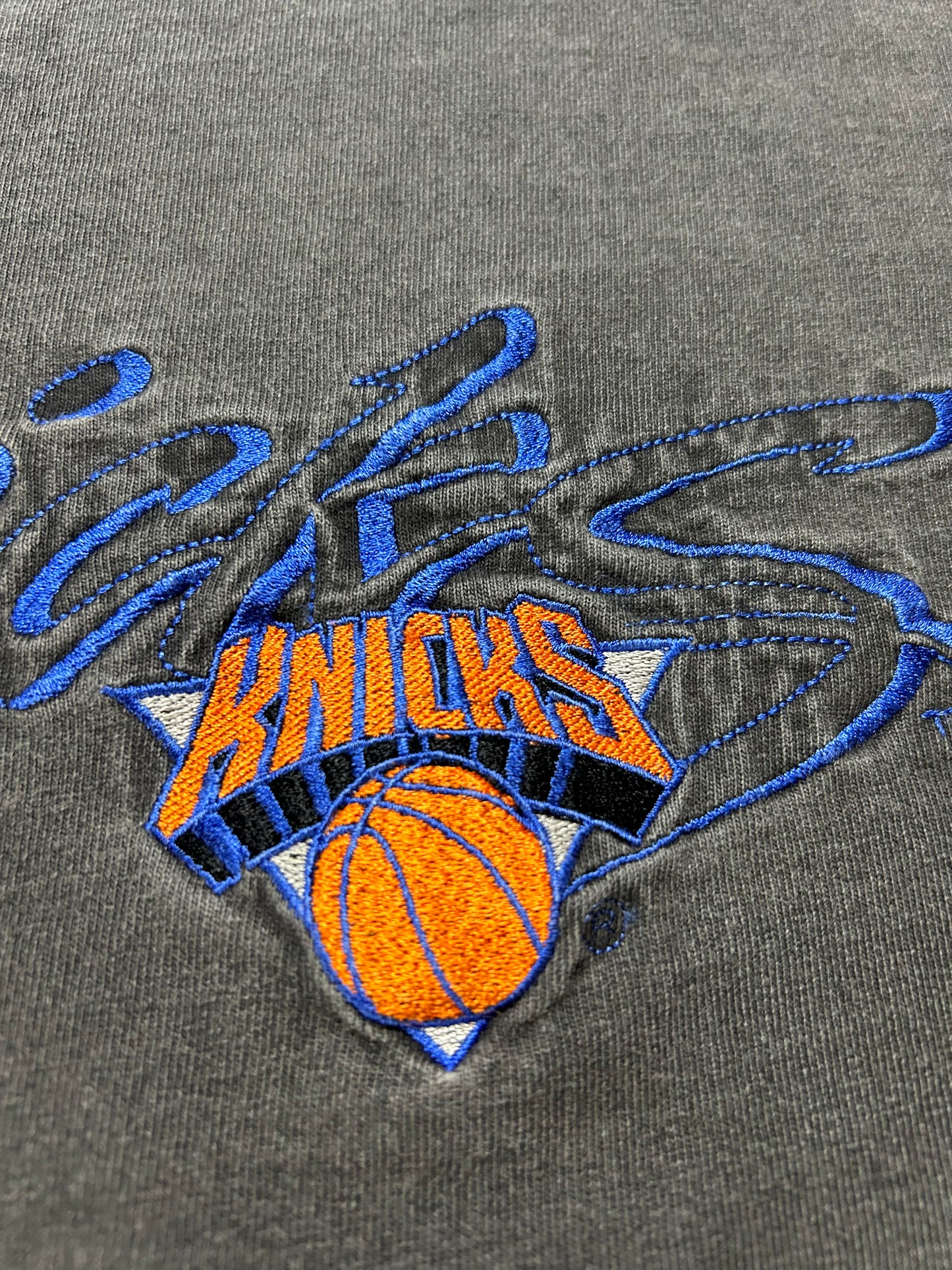 Vintage 90s New York Knicks NBA Embroidered Logo Antigua Sport Tee Faded Black XL Big Fit 25.25x31.25 Inches